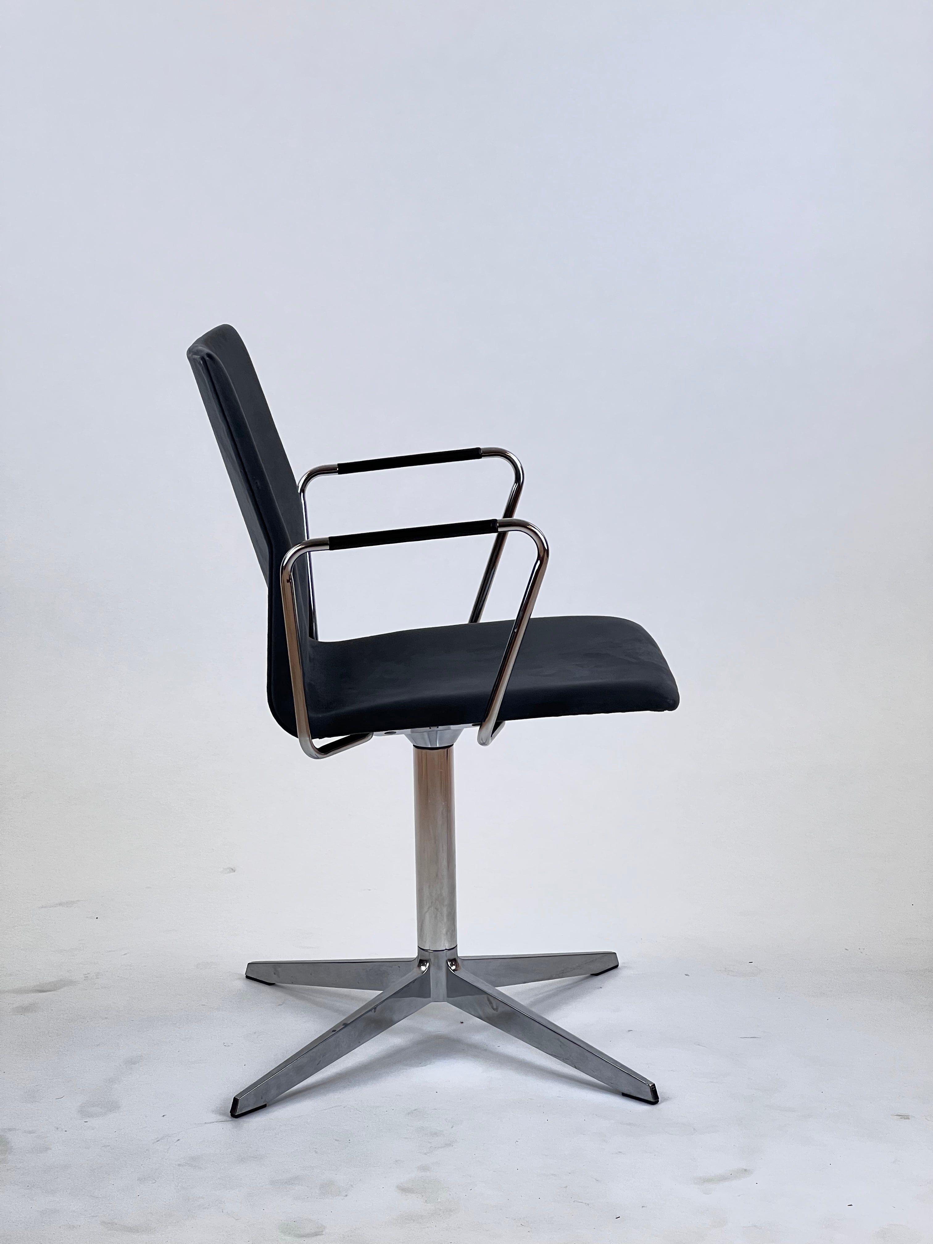 Four Design - 4-Cast Evo Mødestol