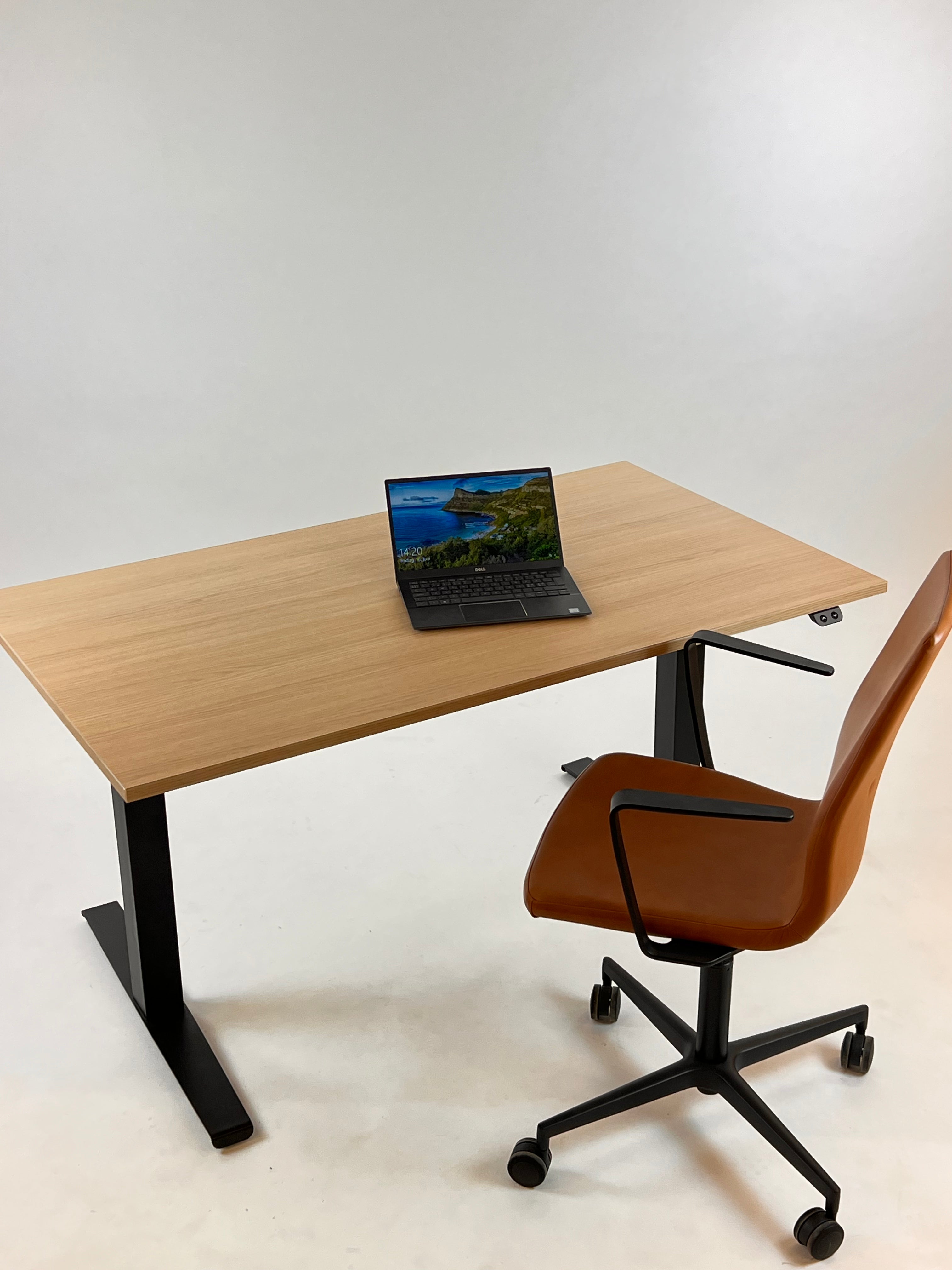 140 x 80 Hæve/Sænke bord fra HolmrisB8