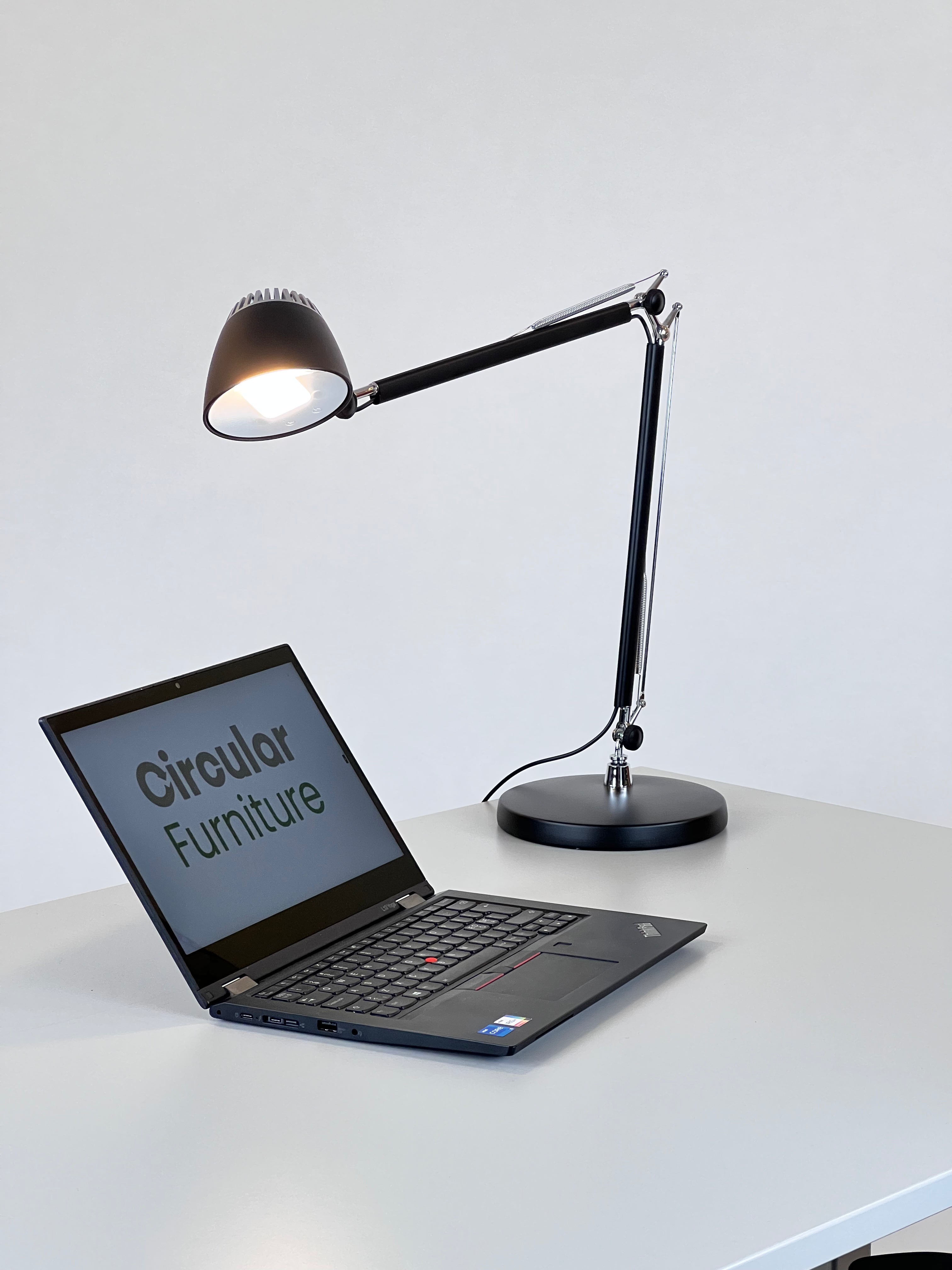 Matting Bordlampe LED sort