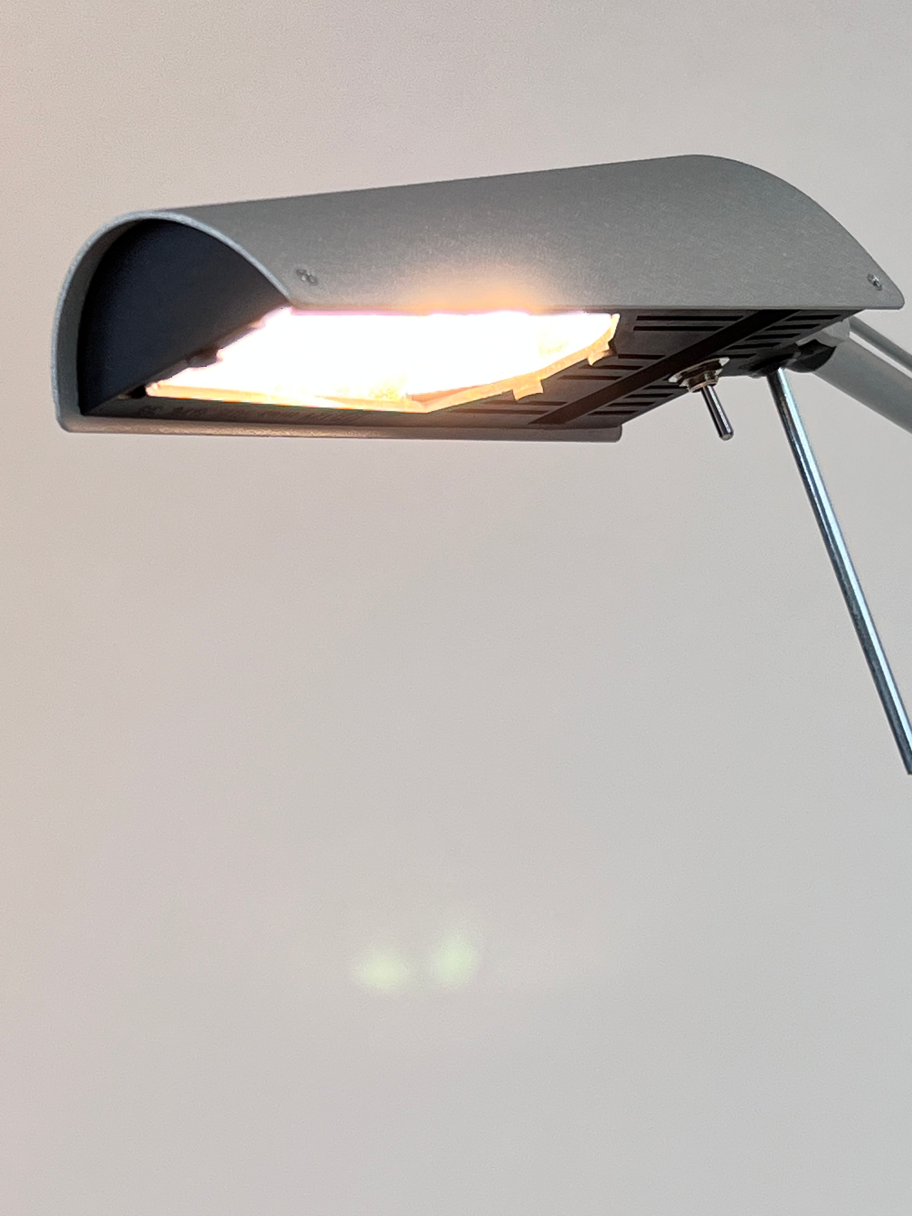 Luxo Air bordlampe - Halogen - grå