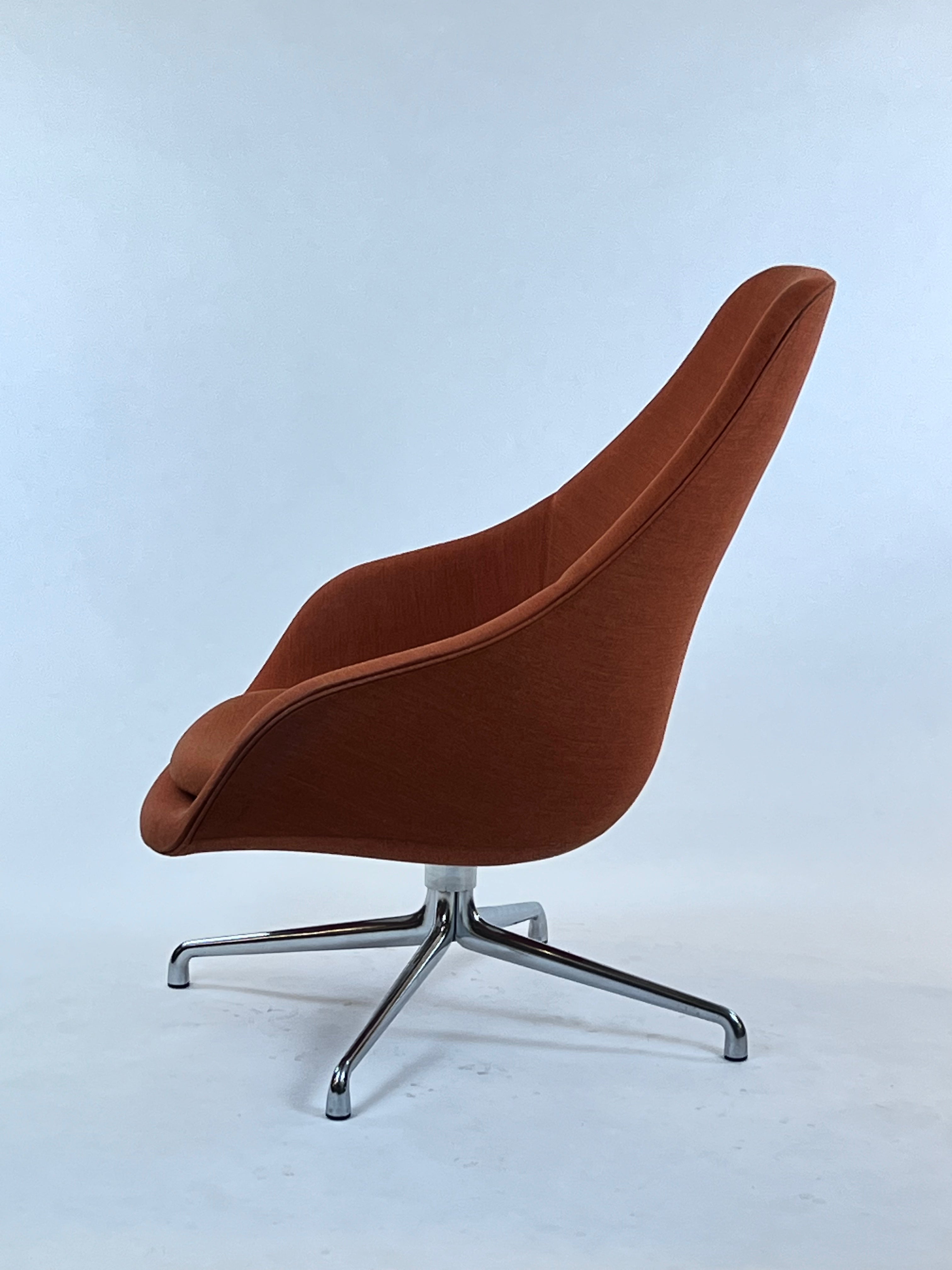 About A Lounge 91 høj drejestol (AAL 91), fuldpolstret orange