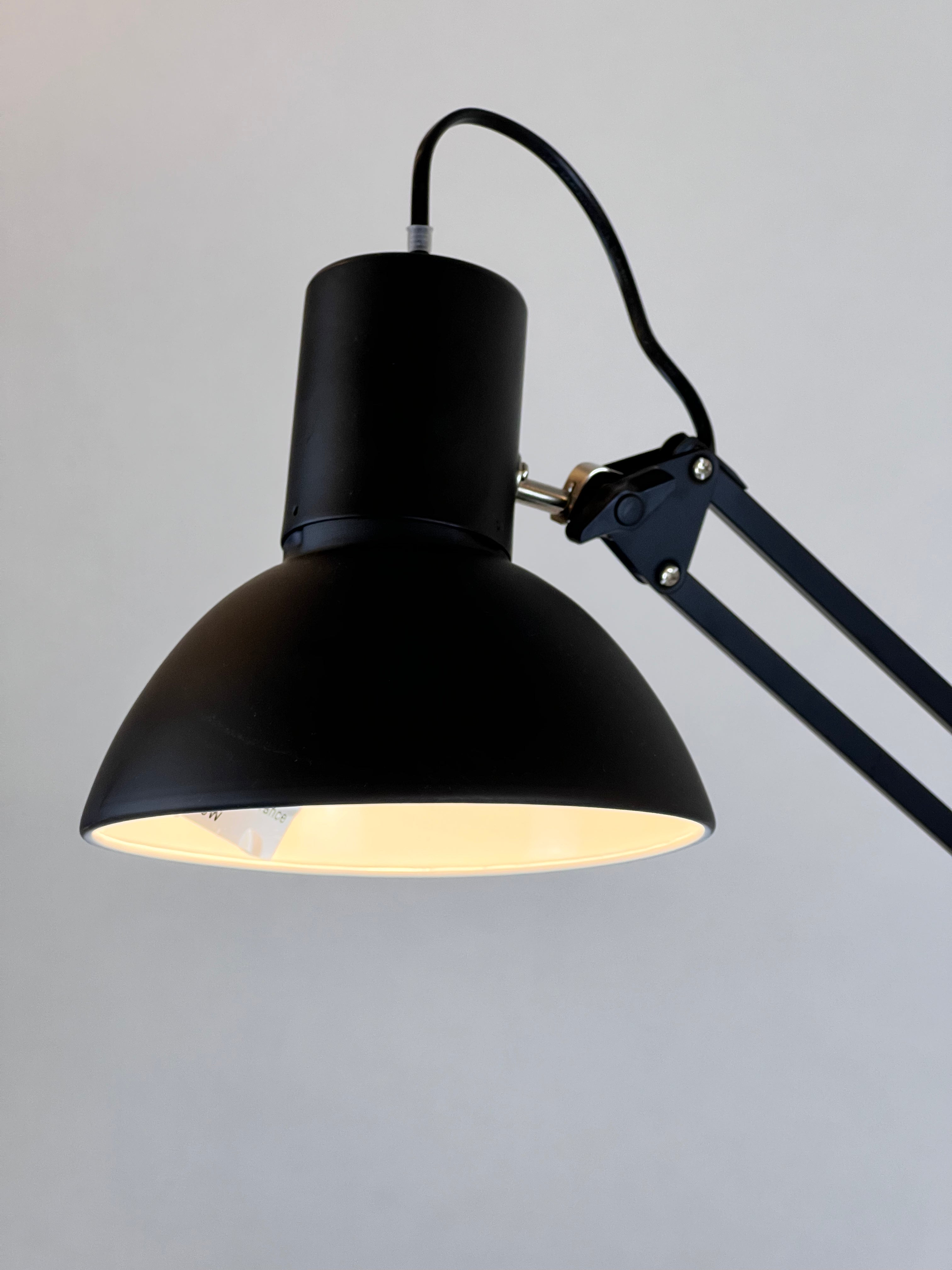 Unilux Succes 80 Bordlampe Sort