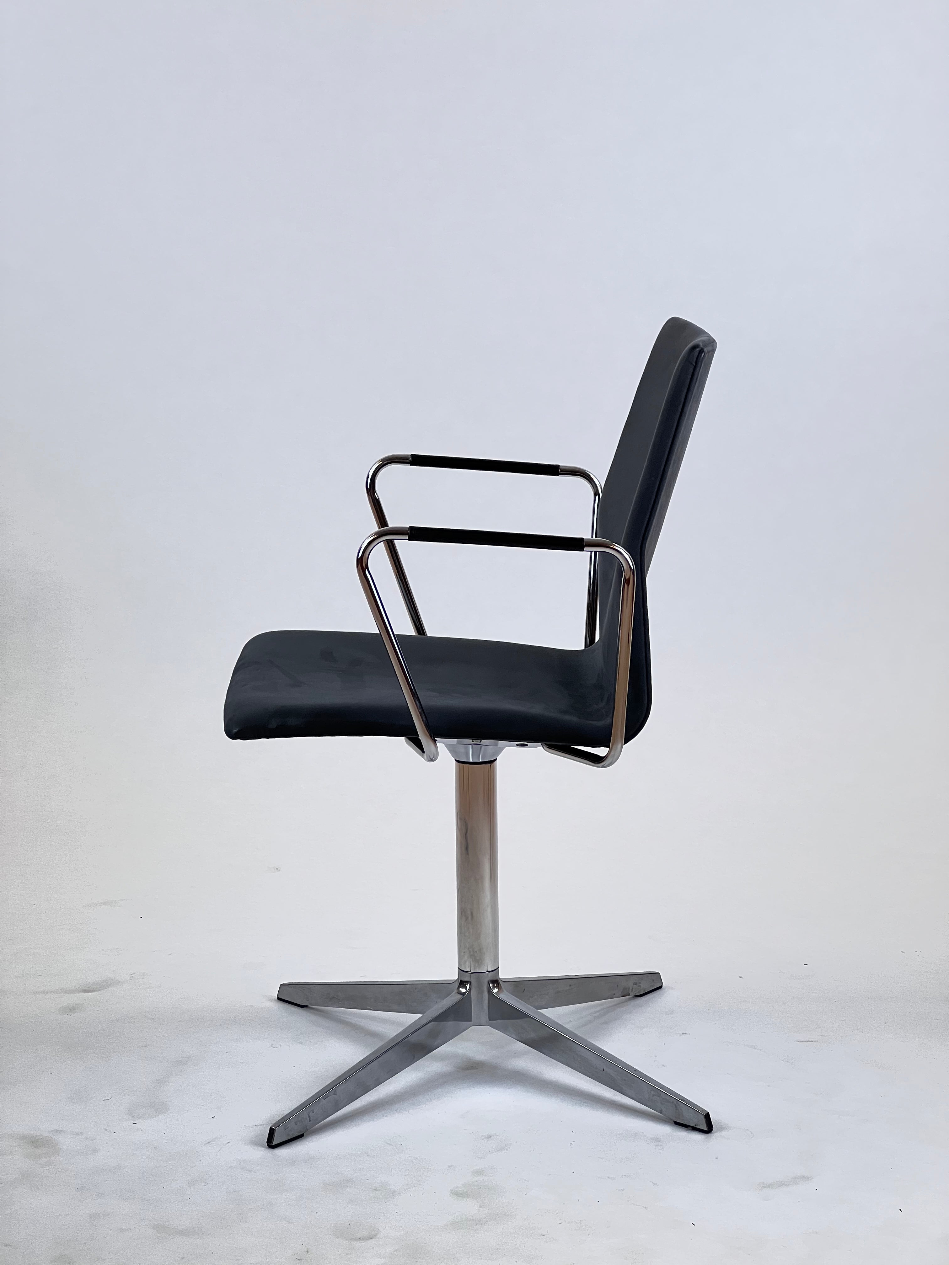 Four Design - 4-Cast Evo Mødestol