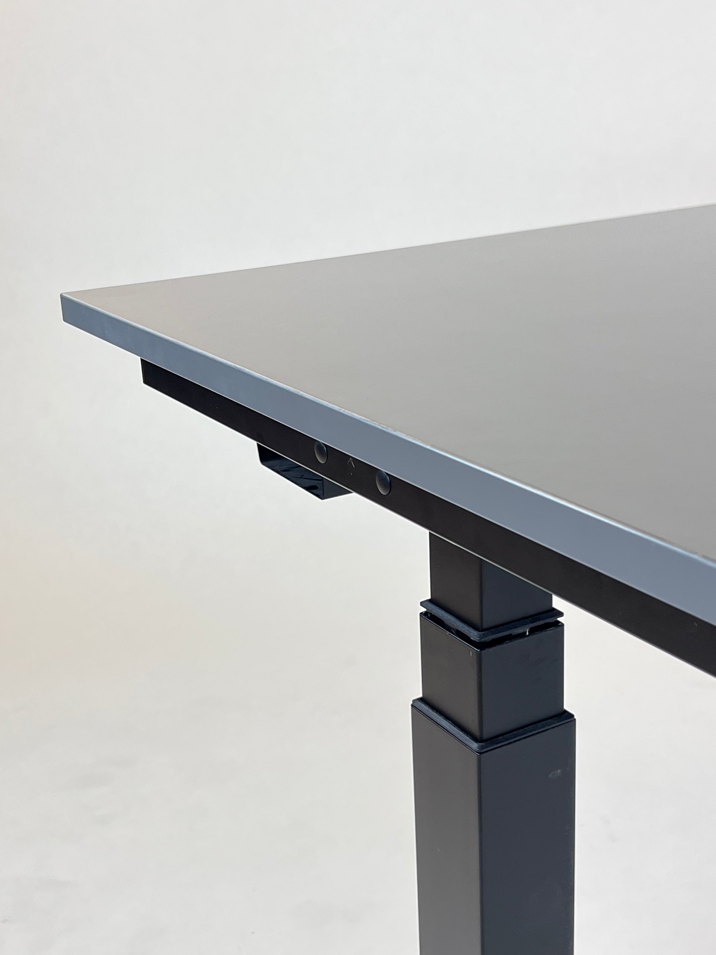 160 x 80 Hæve/Sænke bord fra HolmrisB8