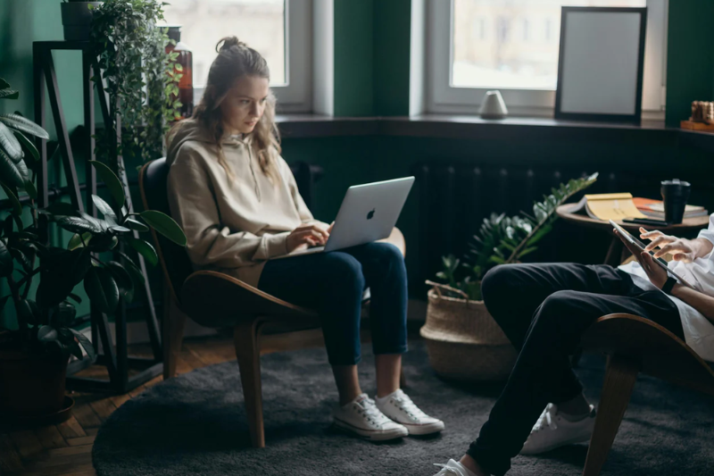 Opgradér hjemmet eller arbejdspladsen med billige kvalitetsmøbler – med god samvittighed