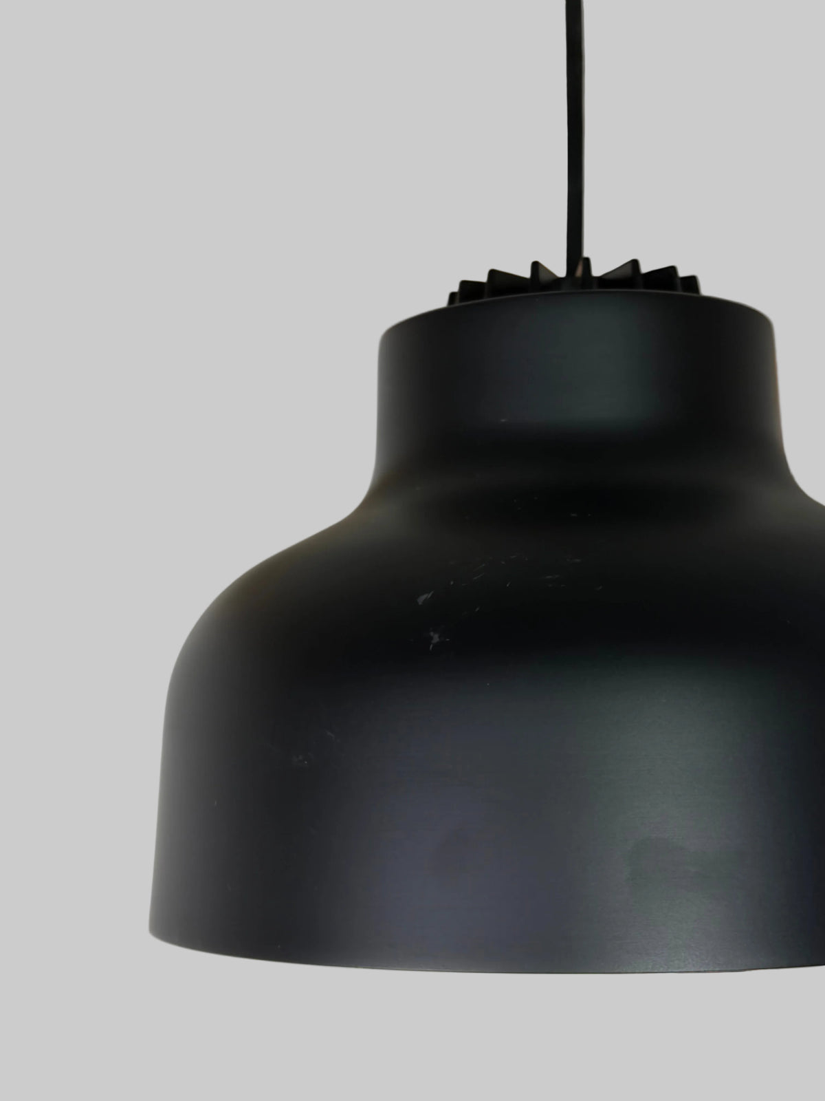 Santa & Cole M64 Pendel – Sort/Aluminium Ø22