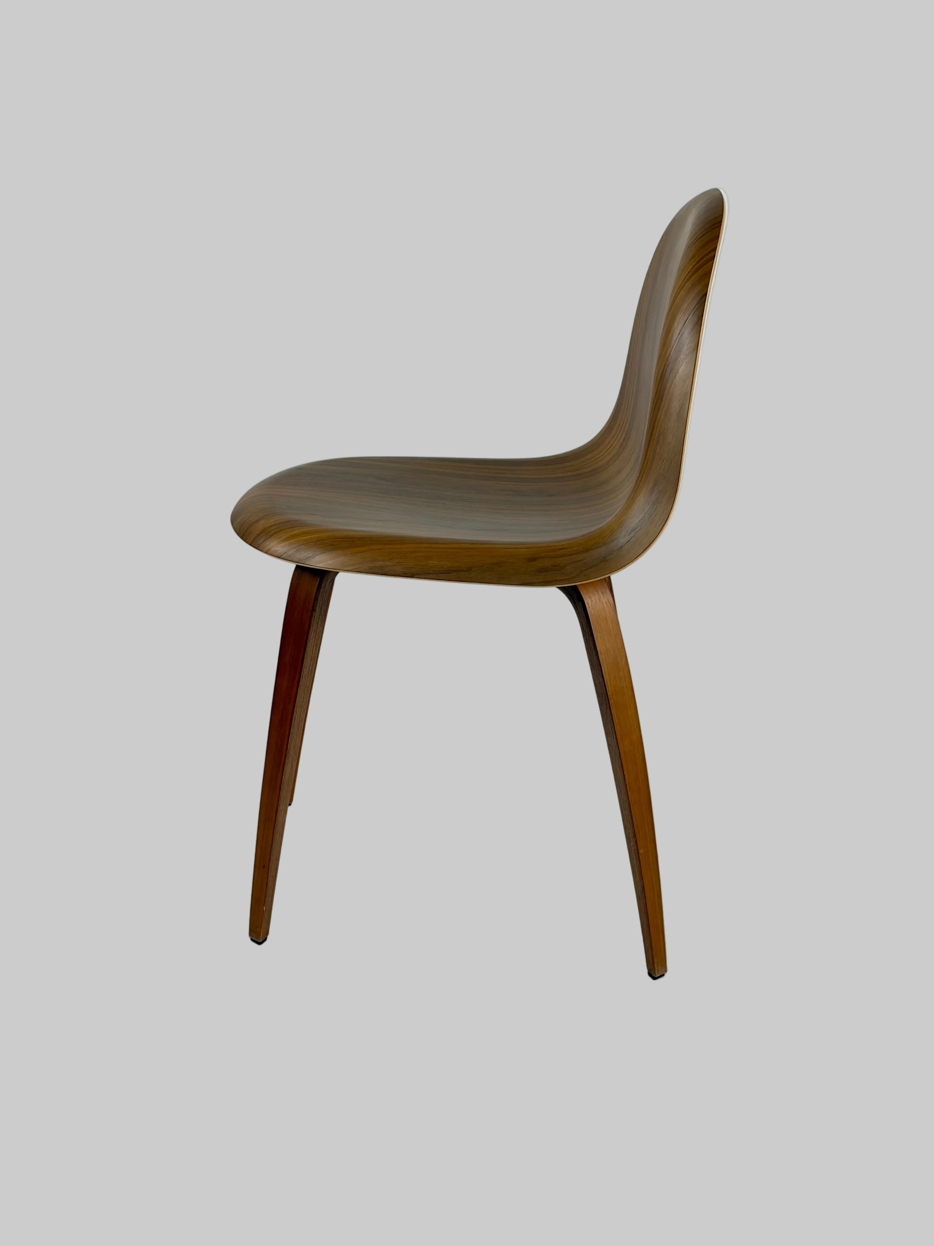 GUBI 3D Dining Stol – Natur