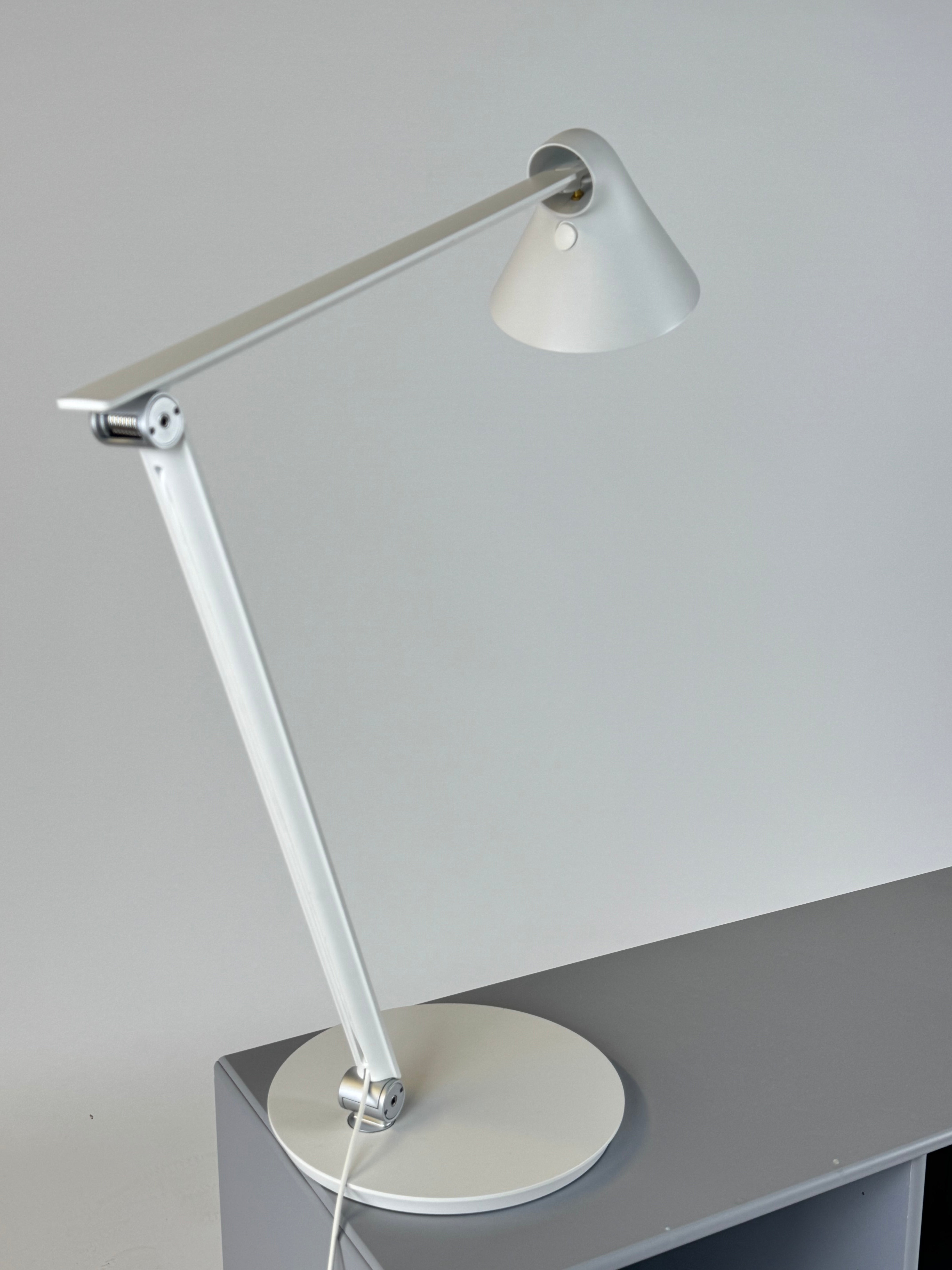 Louis Poulsen NJP Bordlampe - Hvid