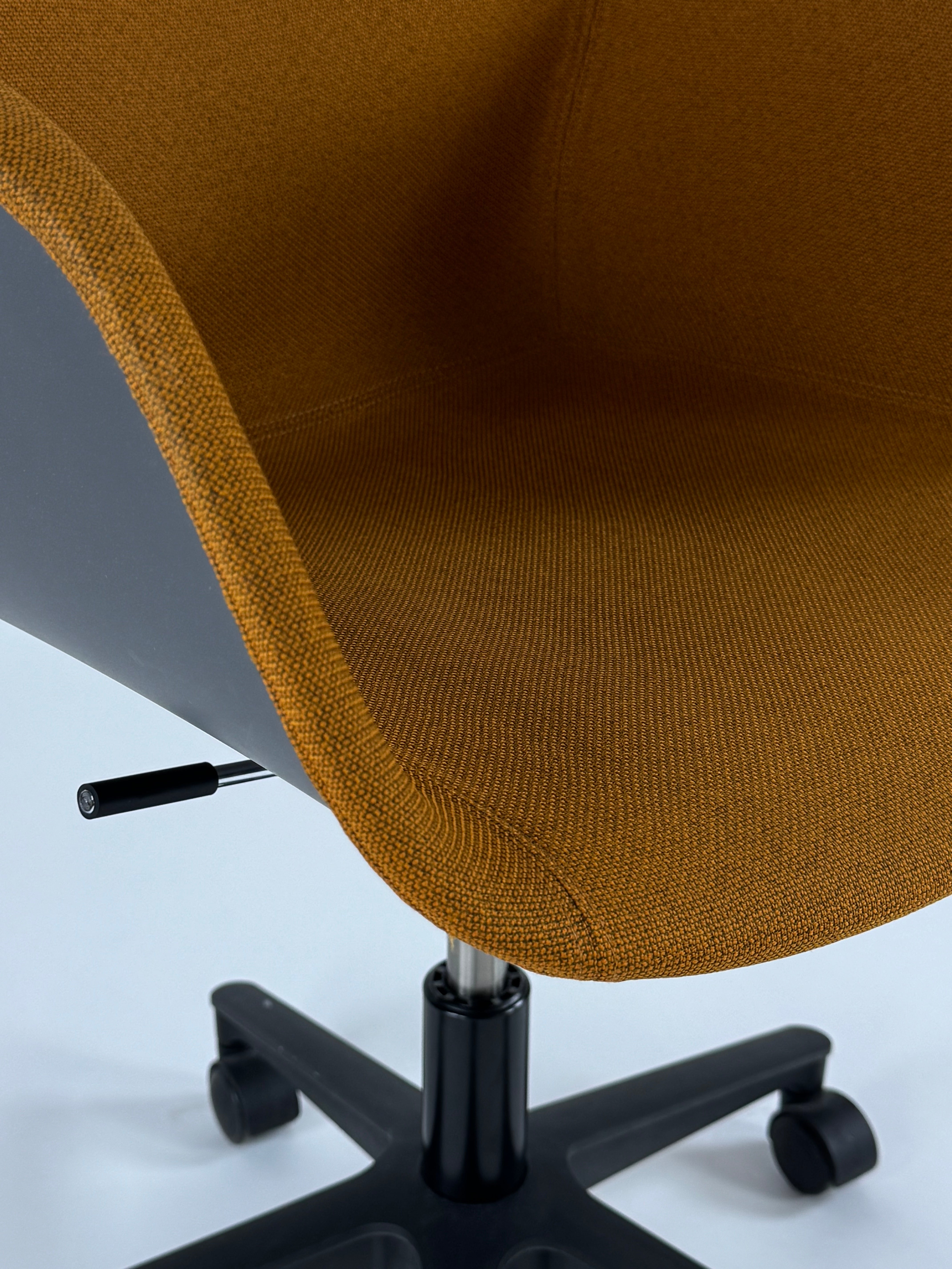 Four Design FourMe 66 - Mustard/Mørkegrå