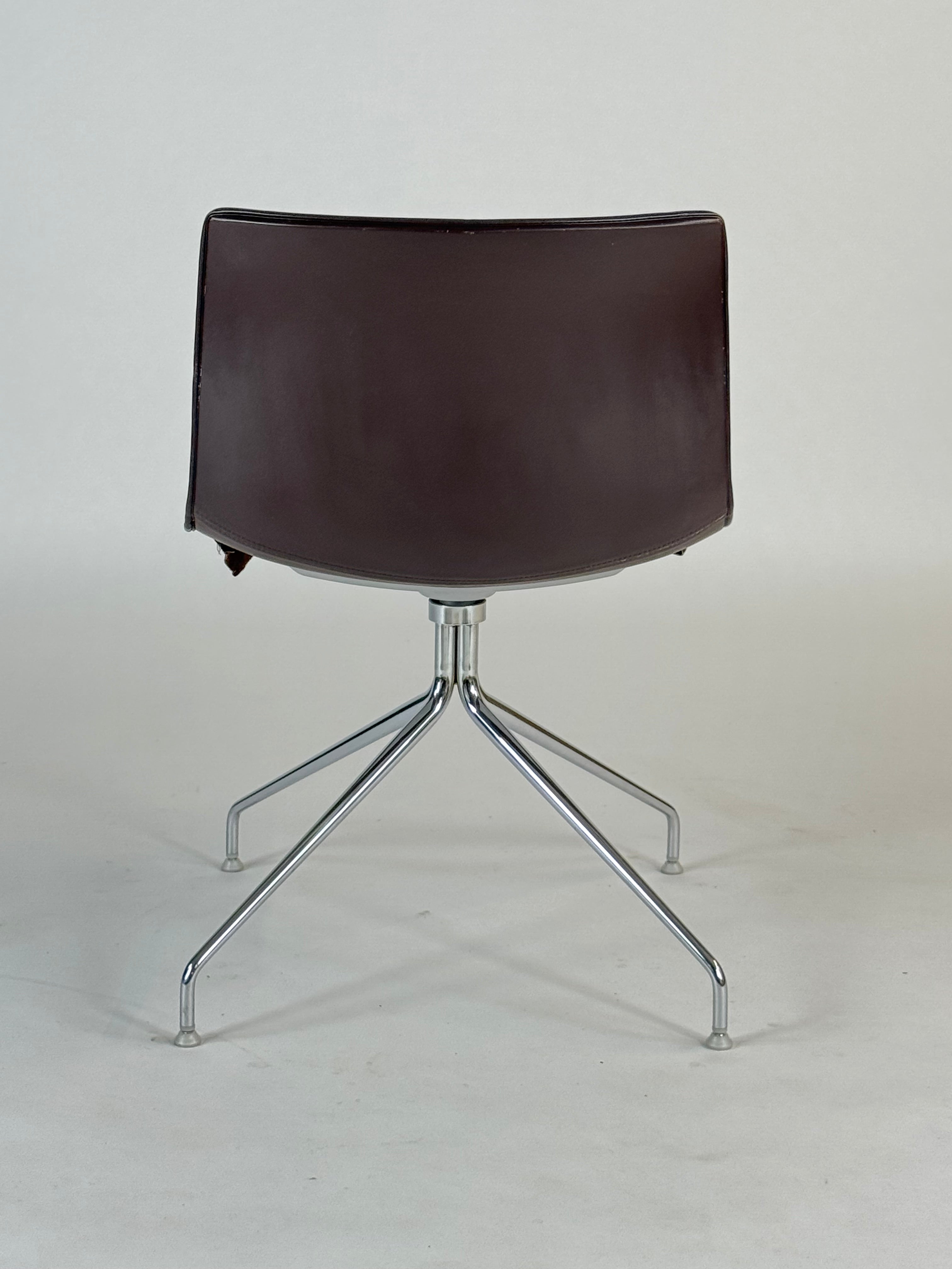 Arper Catifa 53 – Mørkebrun Læder