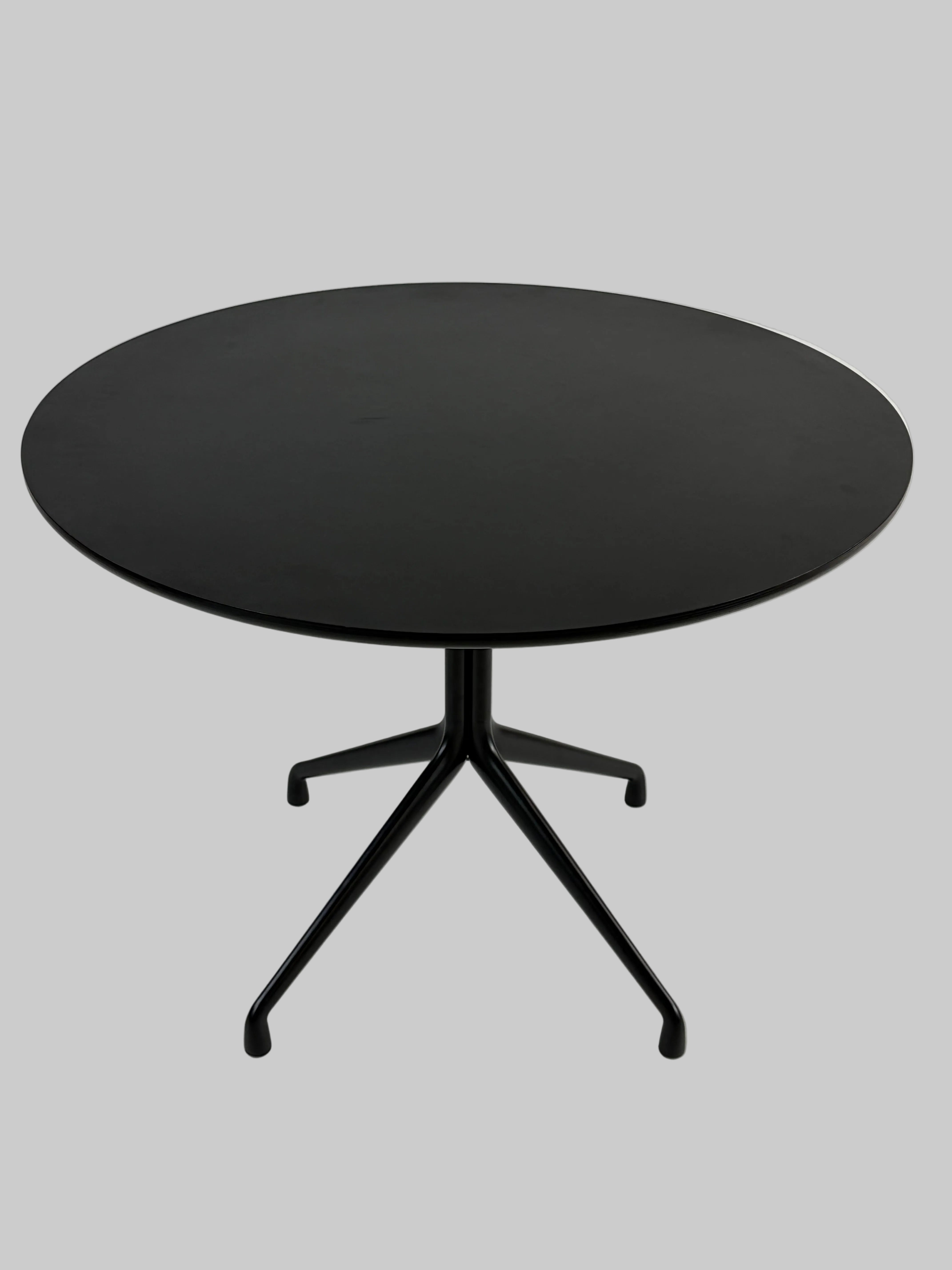 HAY AAT20 Bord – Sort Ø100 cm