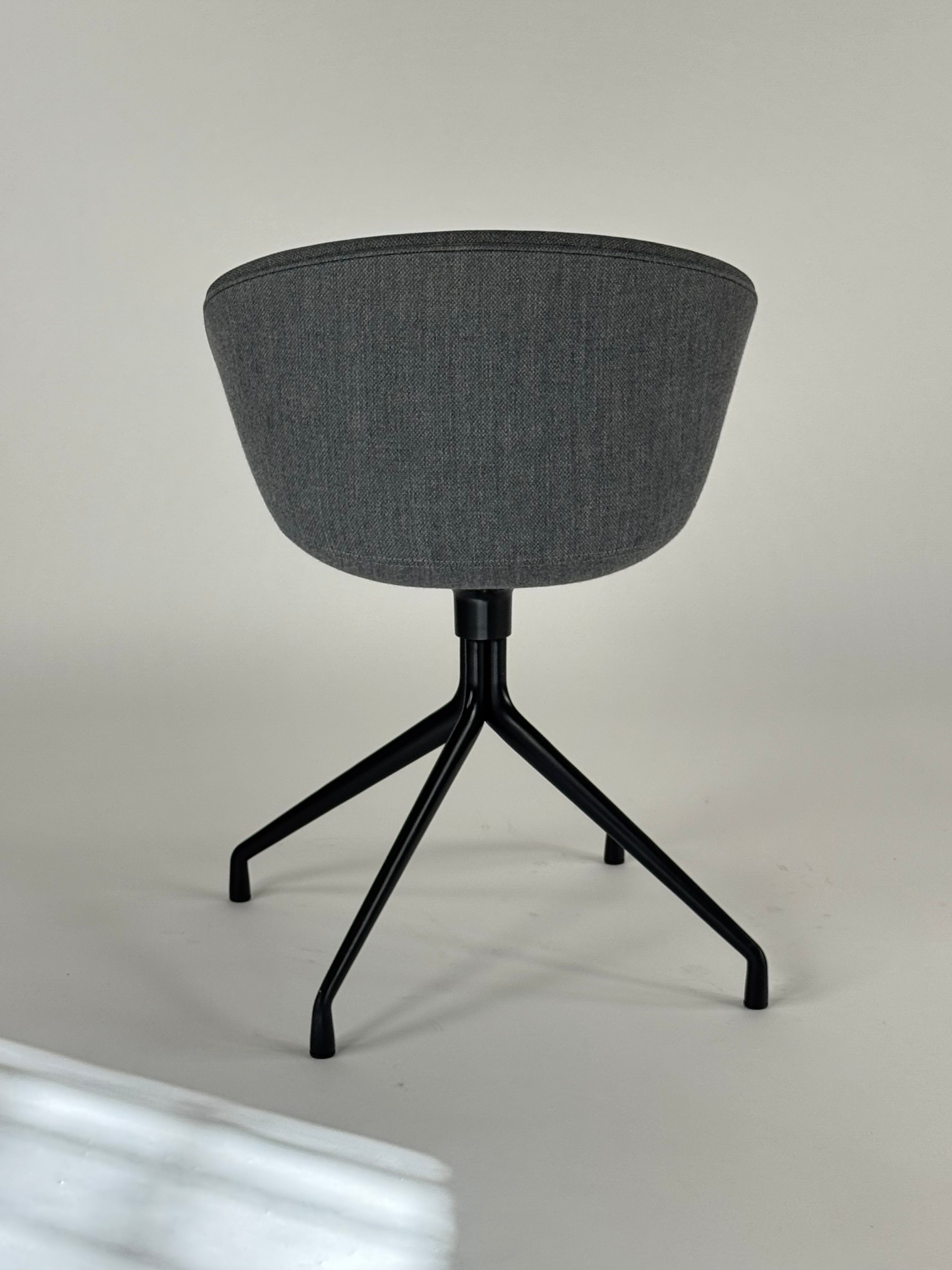 HAY AAC 21 Stol – Mørkegrå