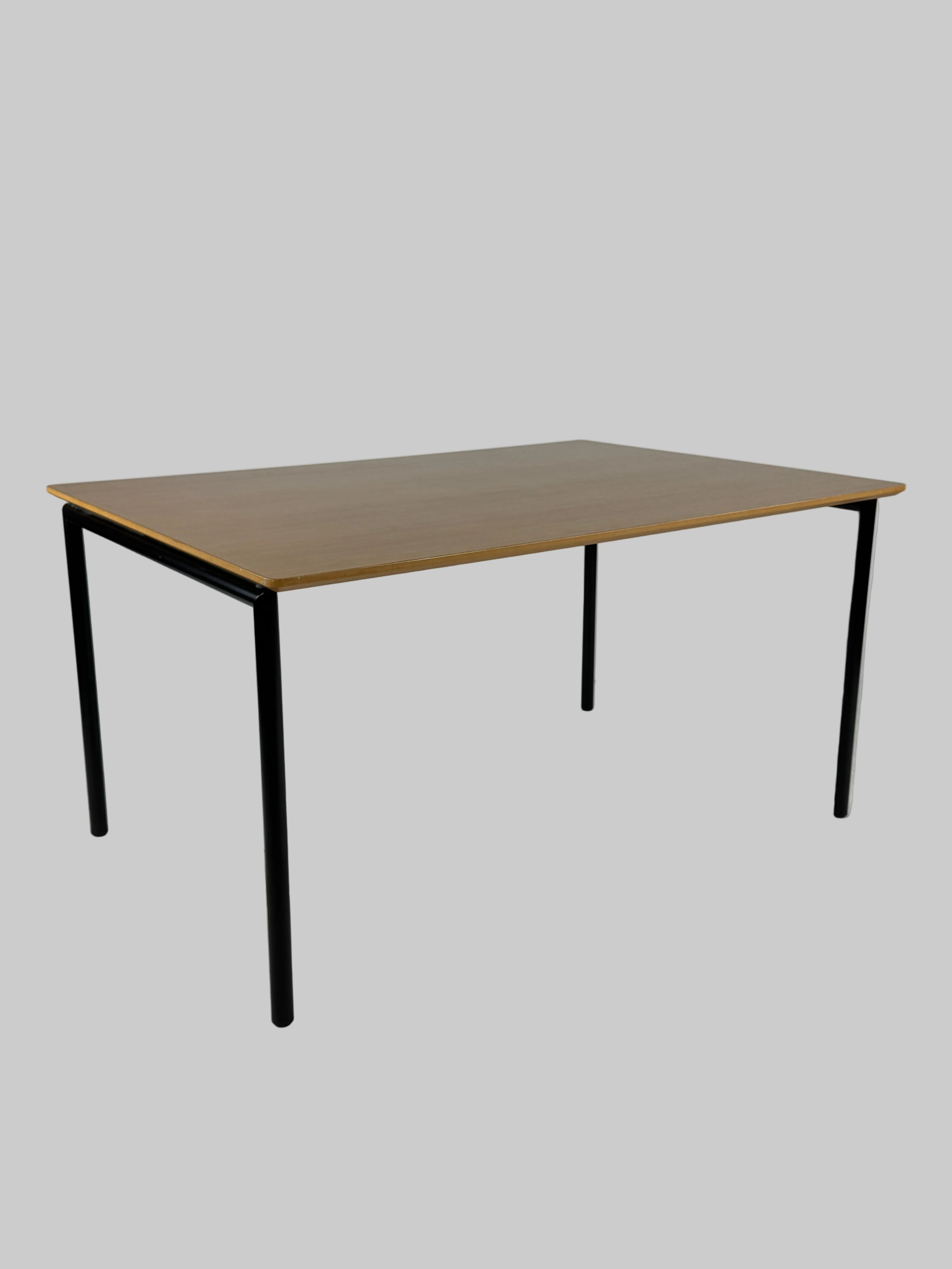 Howe Usu Bord – Natur/Sort Stel 140x100 cm