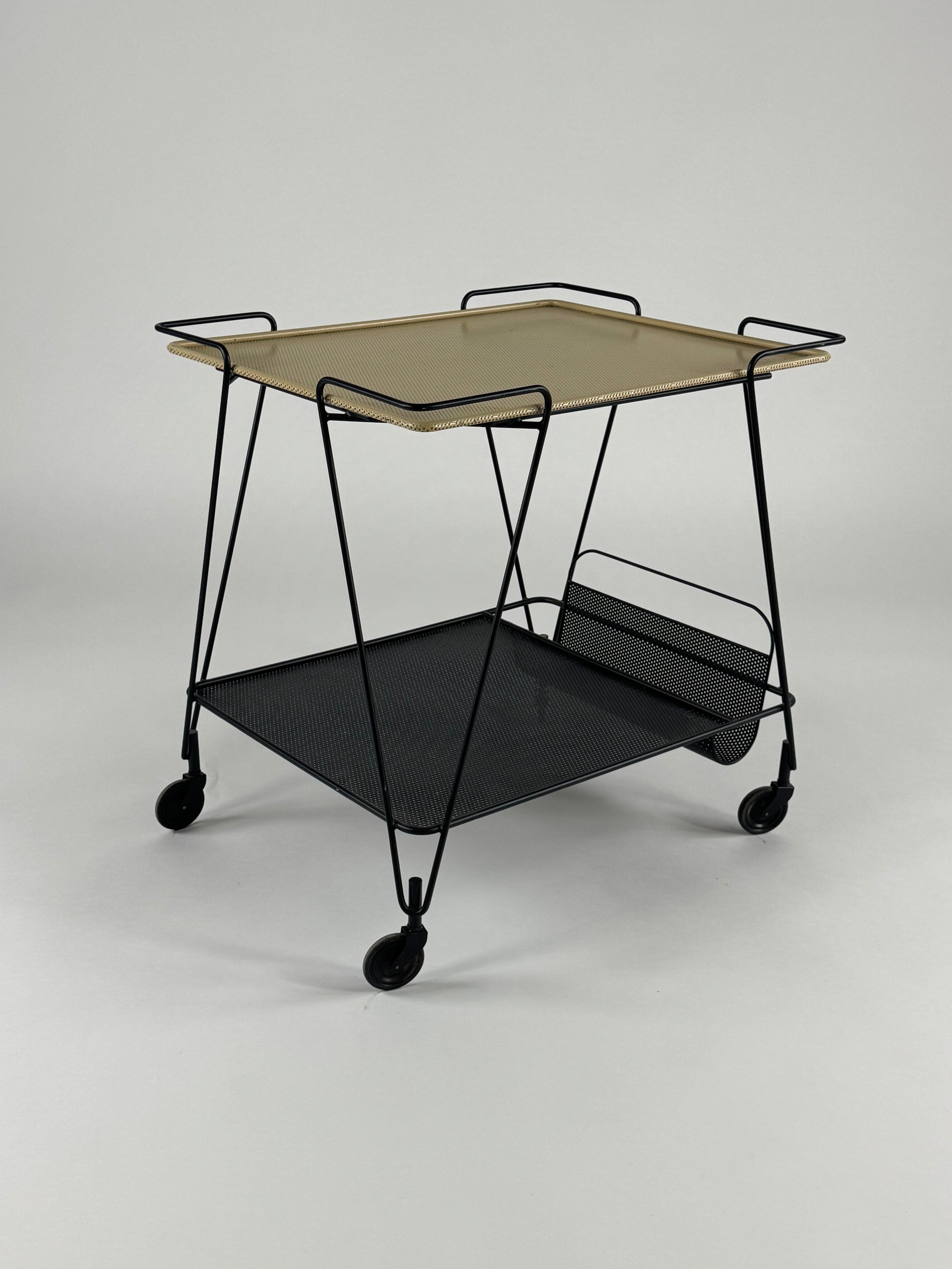 GUBI Matégot Trolley – Beige/Sort