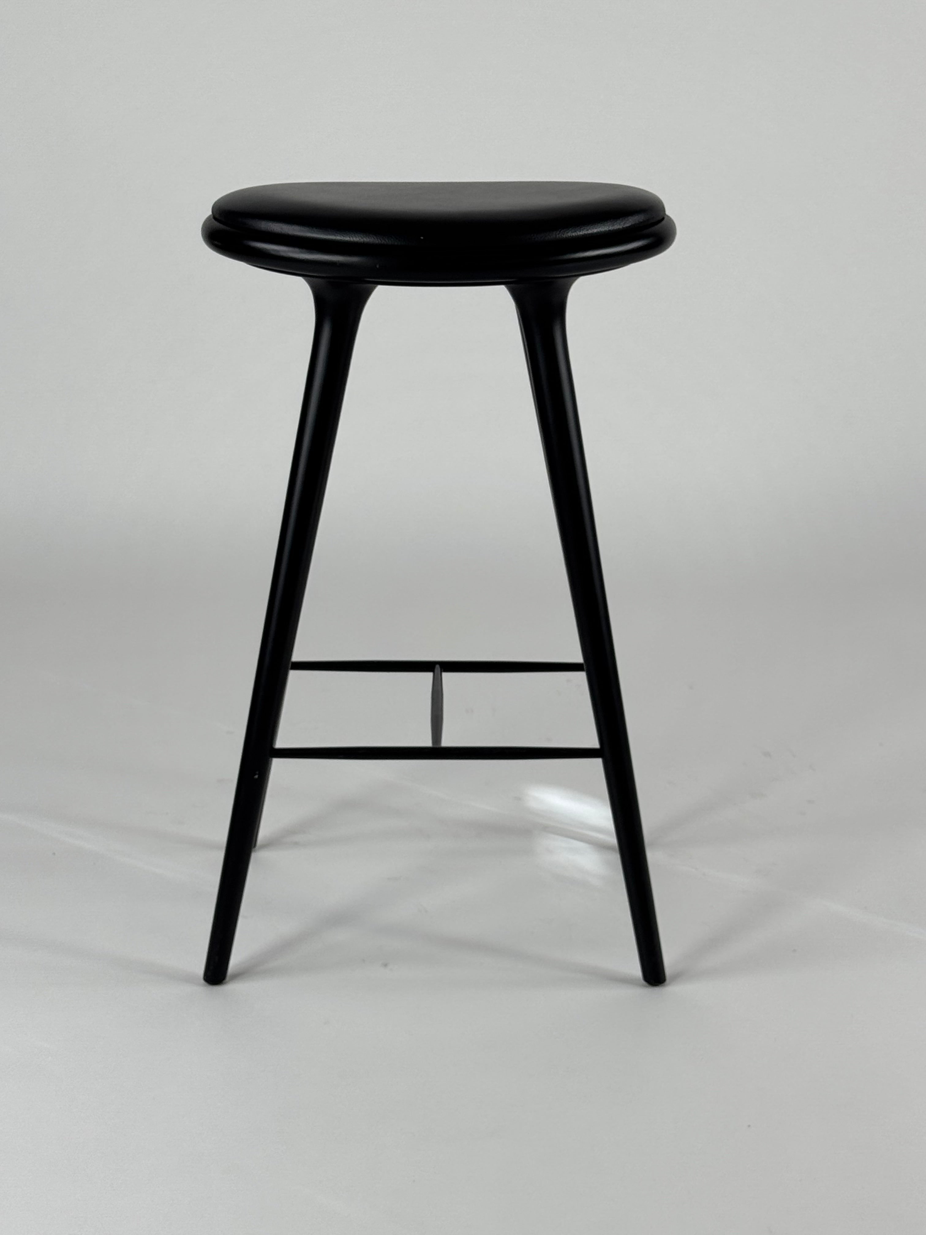 Mater High Stool – Sort Læder