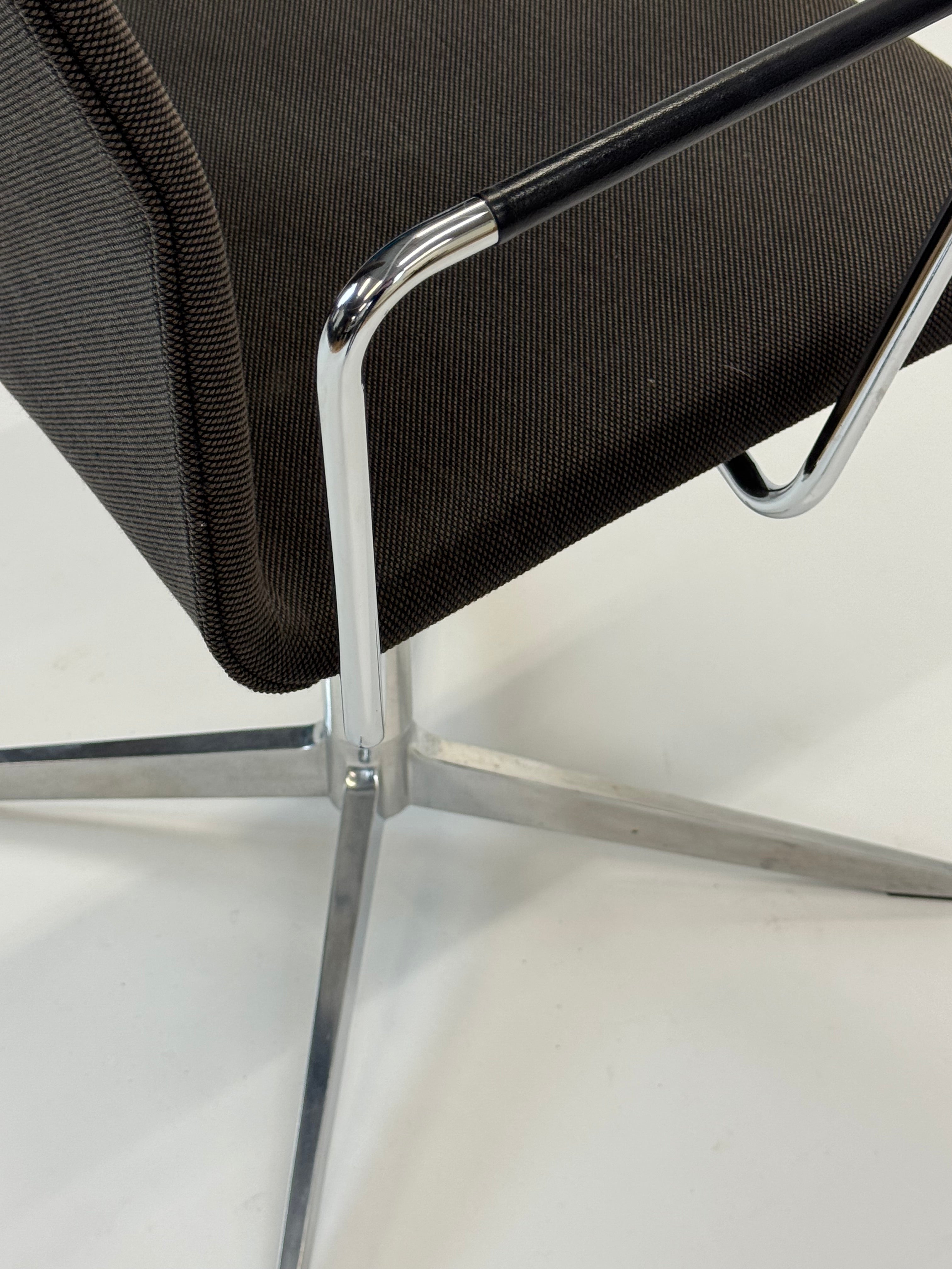 Four Design - 4-Cast Evo (Mørkebrun)