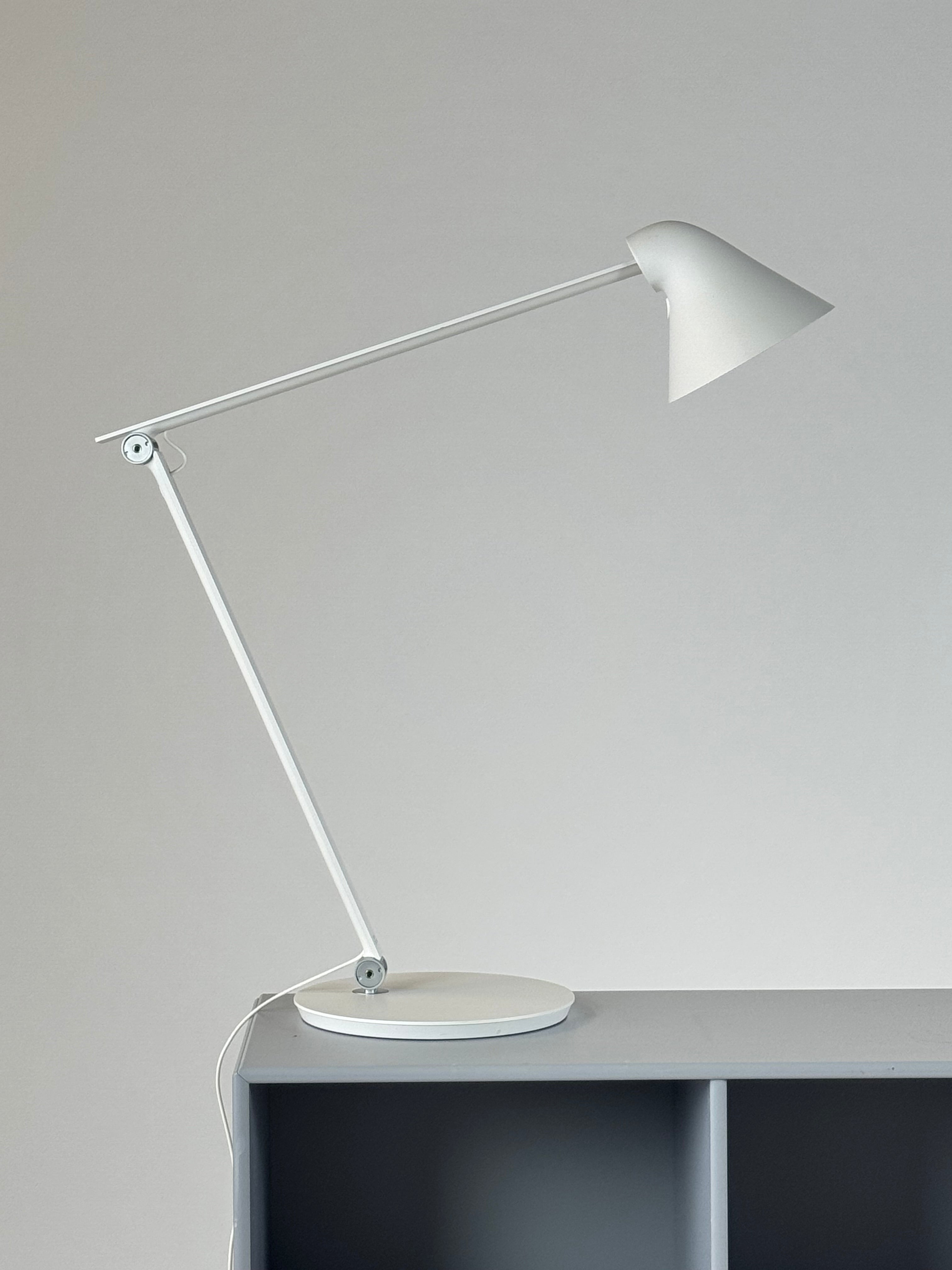 Louis Poulsen NJP Bordlampe - Hvid