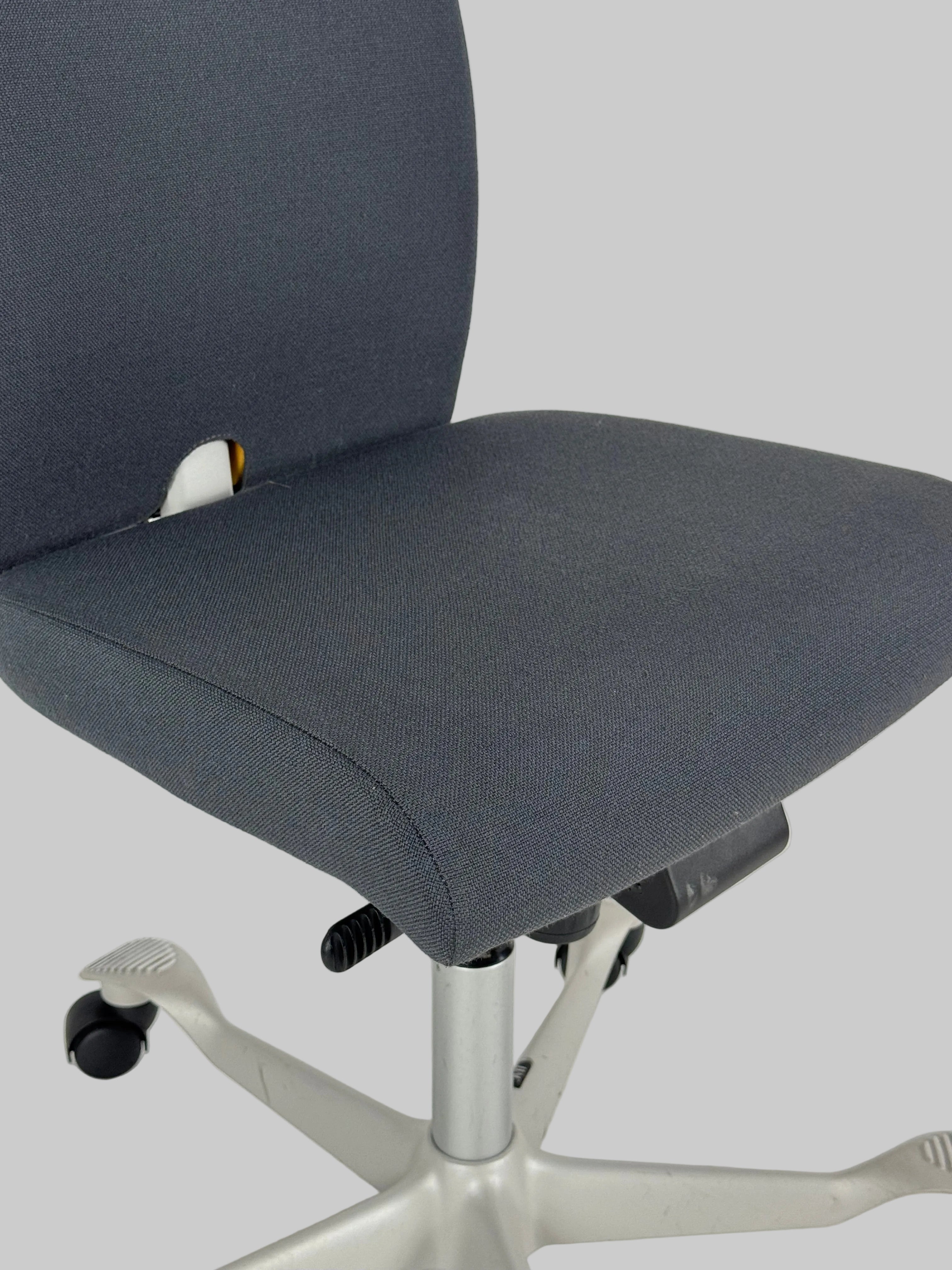 HÅG H04 4400 Kontorstol – Grå/Gråt Stel 165 mm