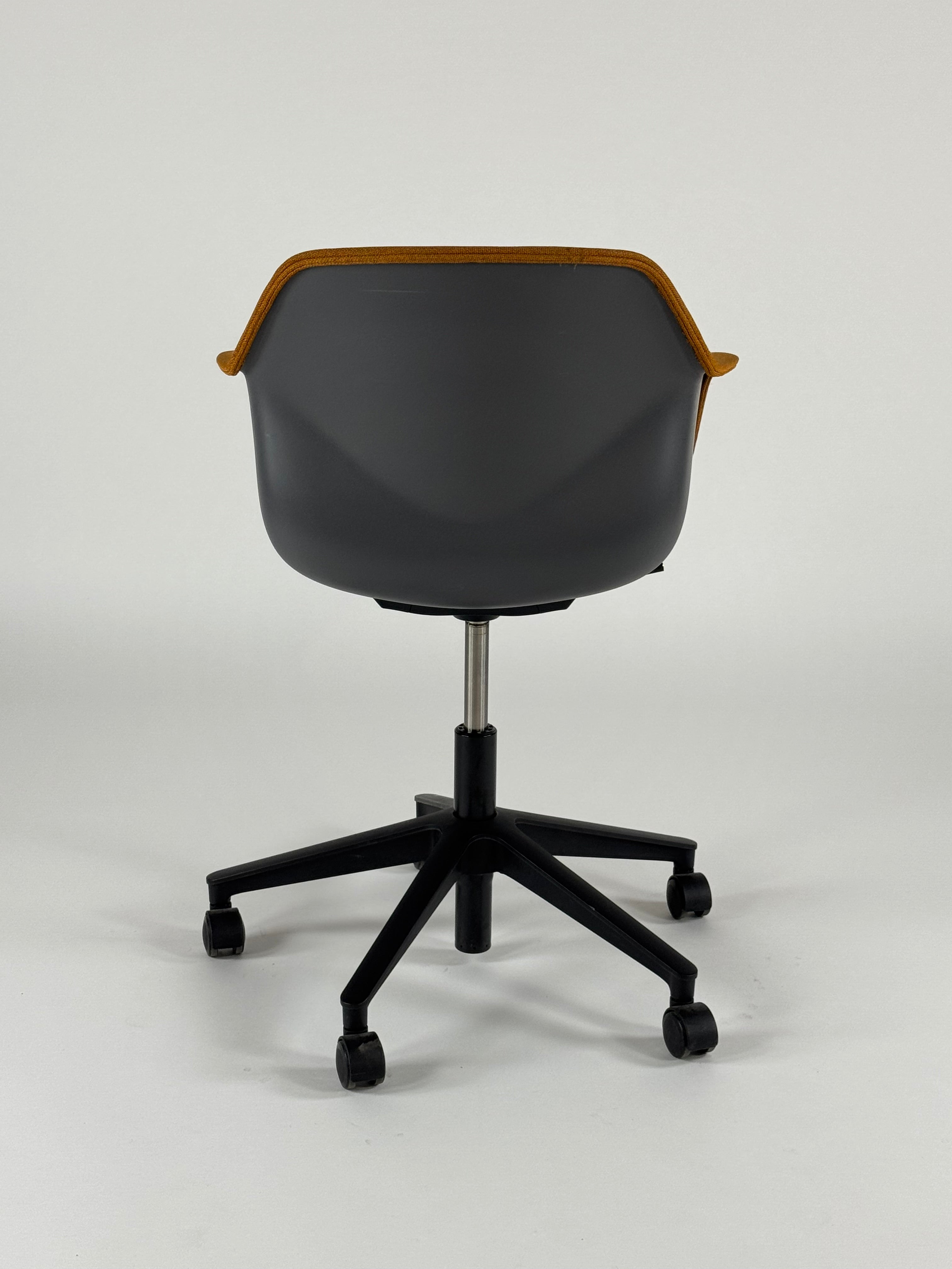 Four Design FourMe 66 - Mustard/Mørkegrå