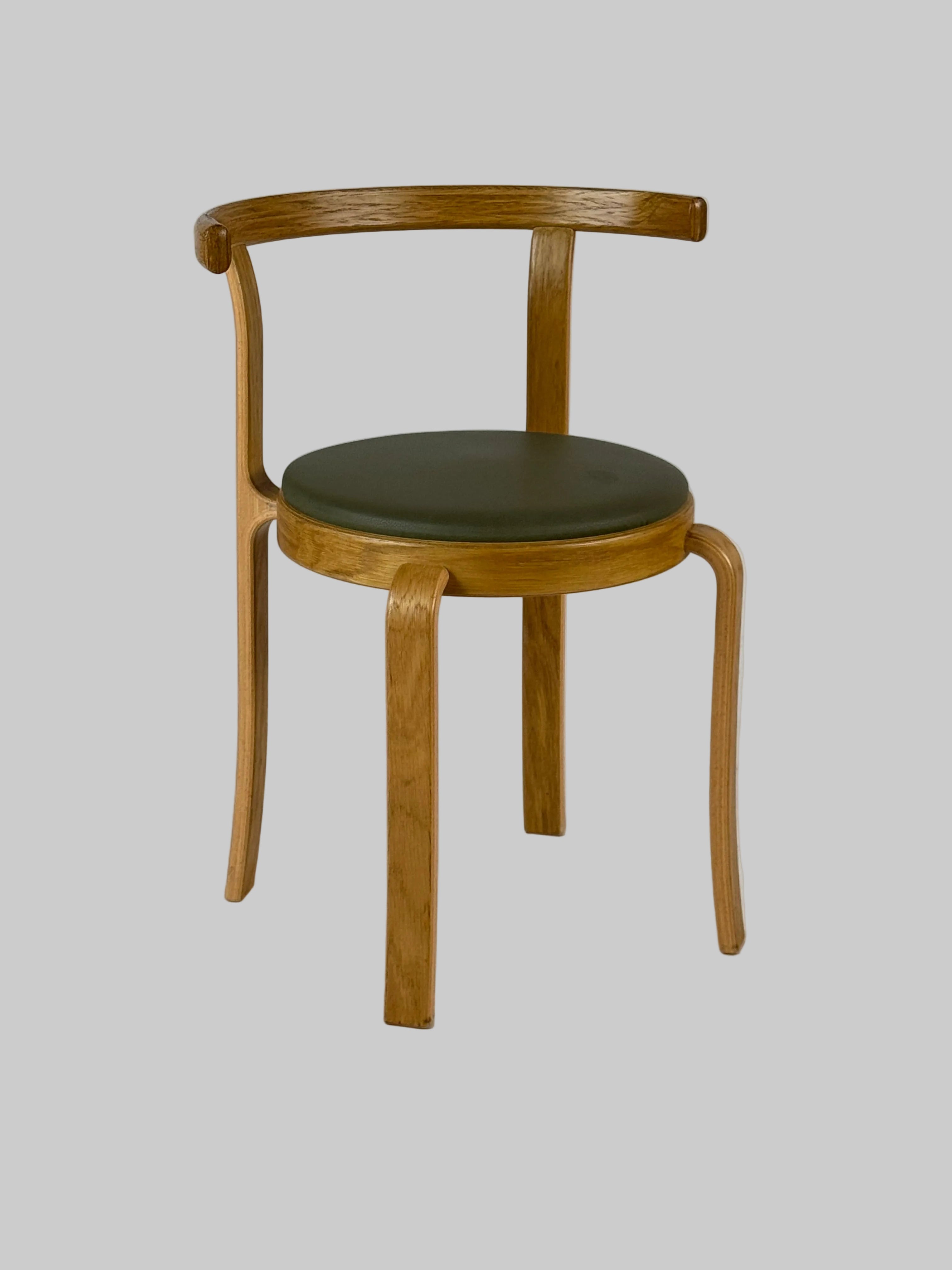 Magnus Olesen 8000 Series Stol – Mørkegrøn/Eg Stel