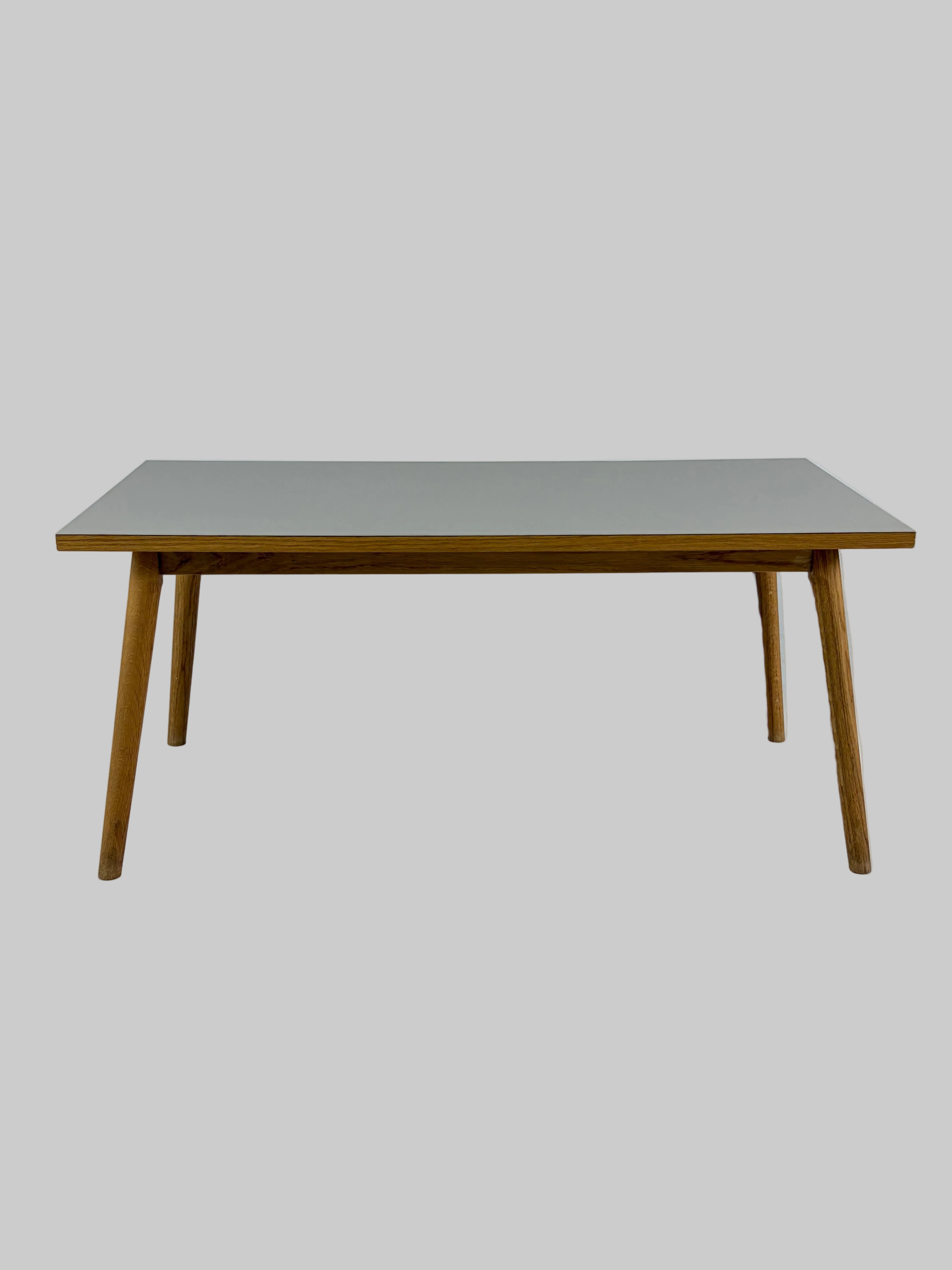 DAYLY AA-32 Sofabord – Grå/Eg Stel 100x50x45cm