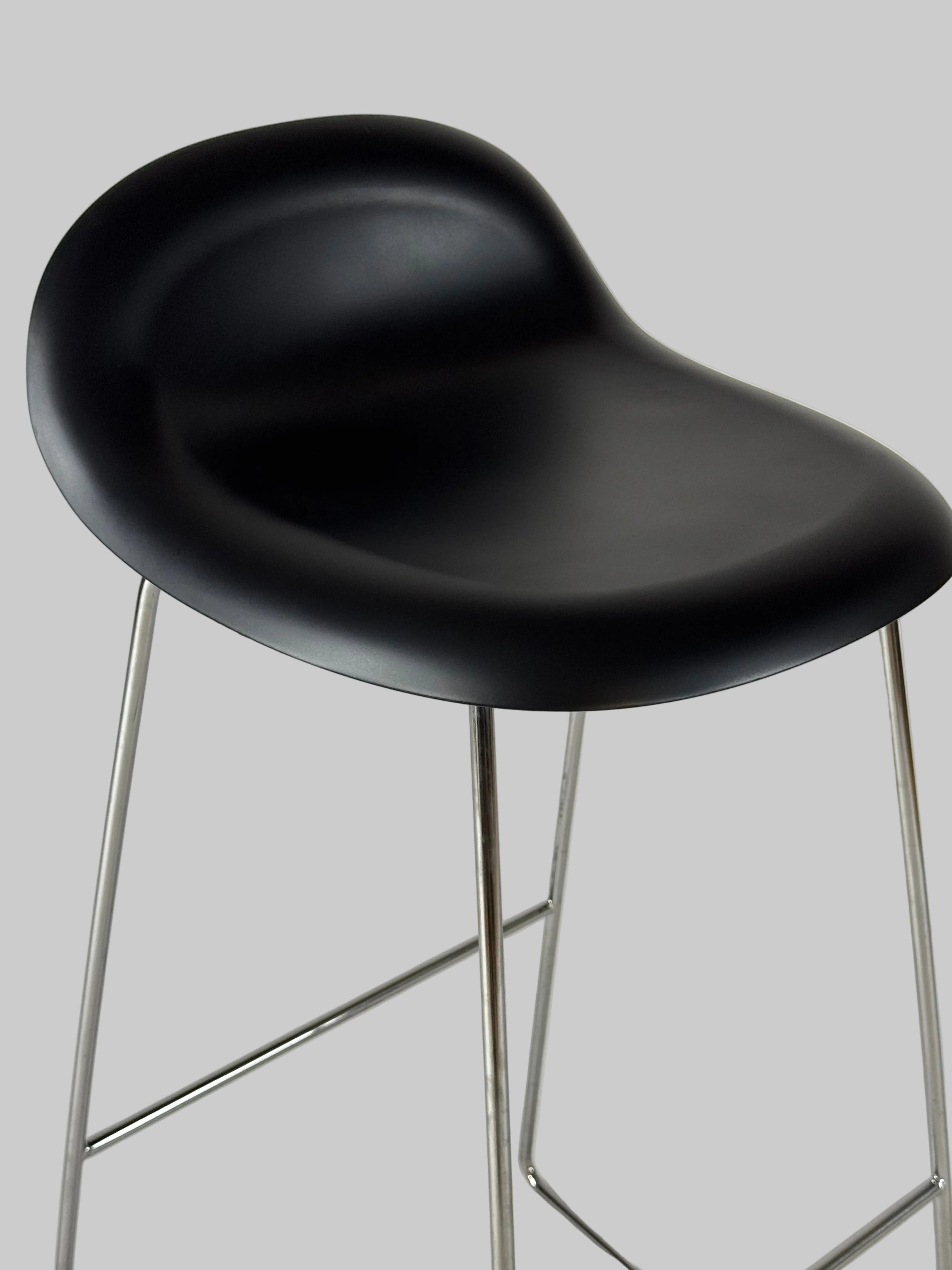 GUBI 3D Bar Stool Barstol – Sort/Krom Stel SH 75 cm