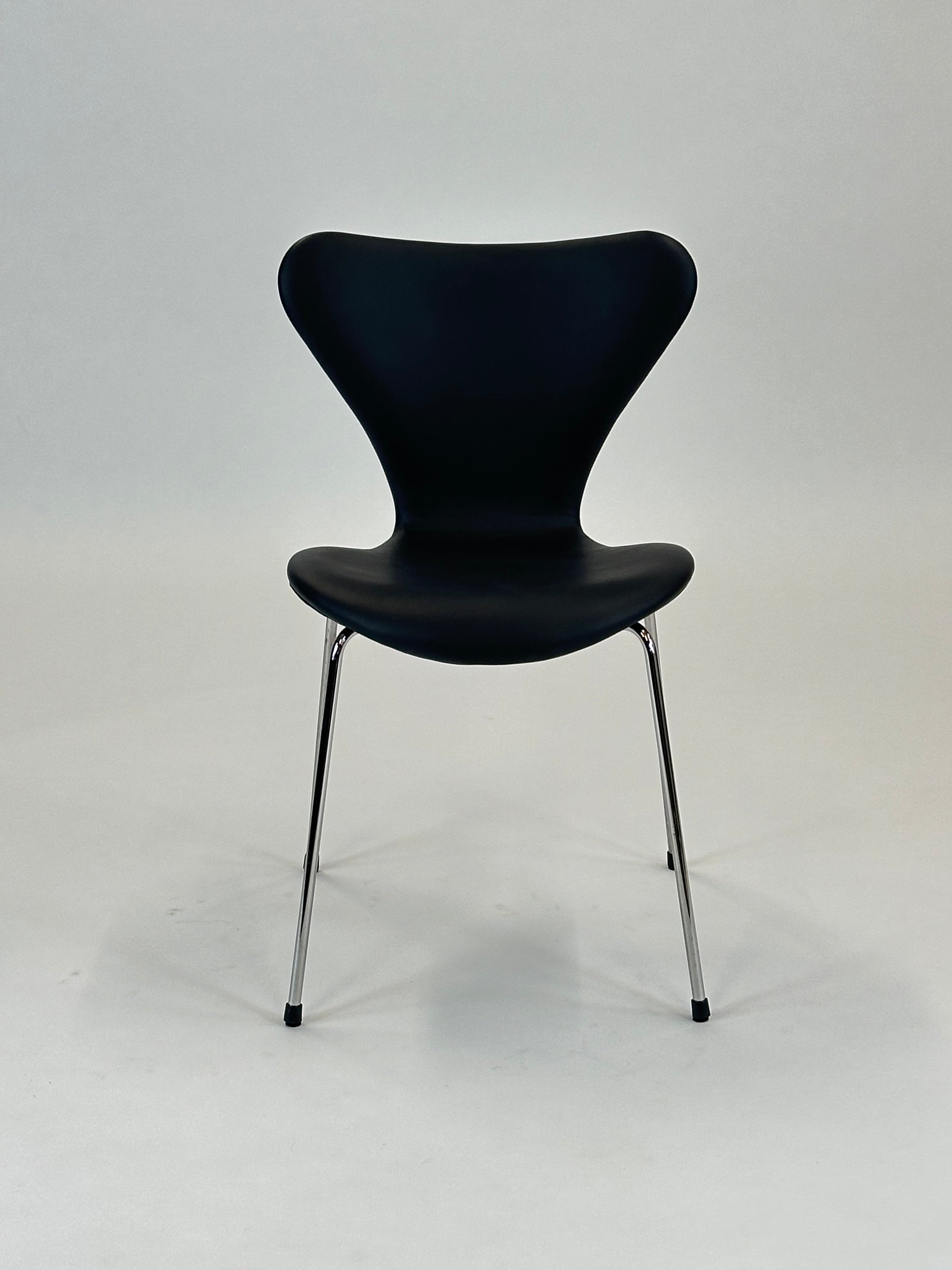 Fritz Hansen | Series 7 Stol (Sort)