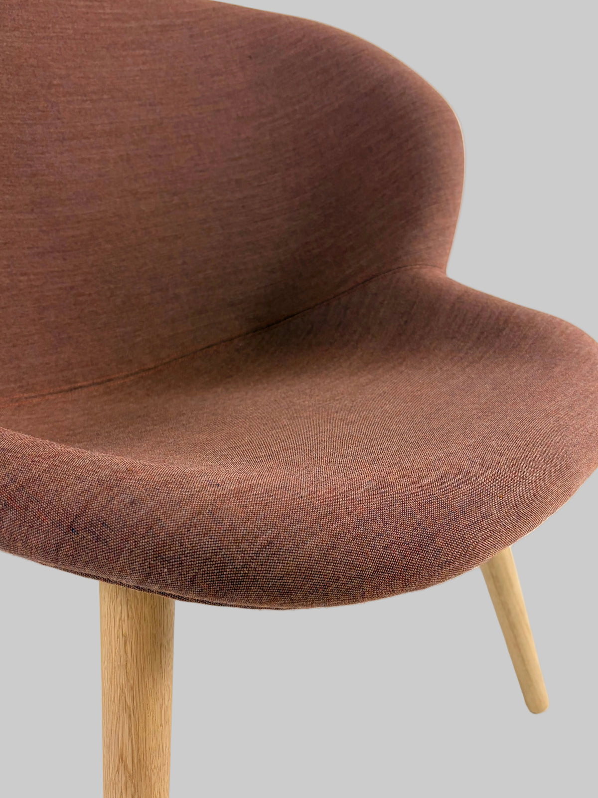 +HALLE Capri Loungestol – Brun/Eg Stel