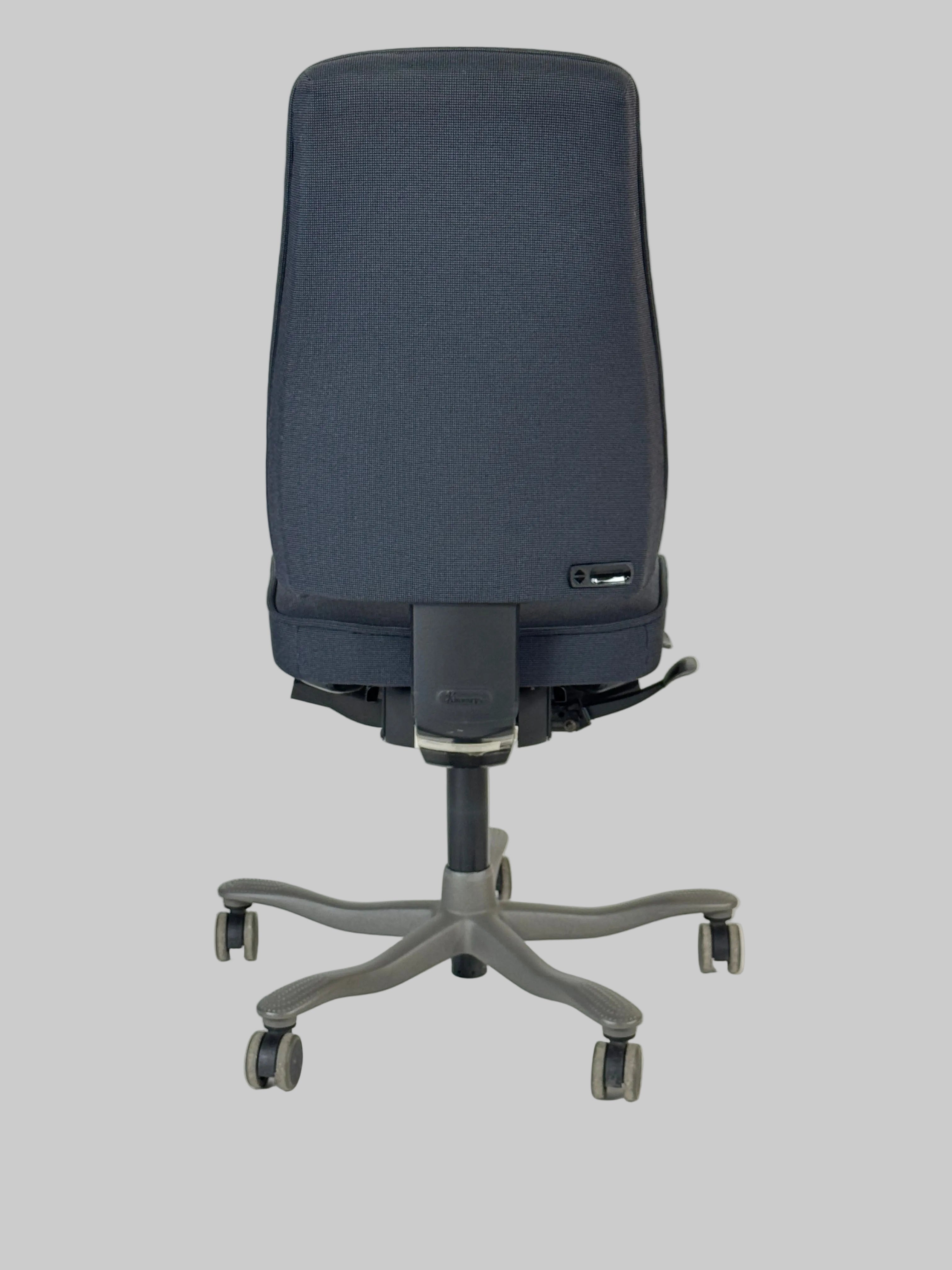 Kinnarps Free Float 6240 – Mørkeblå