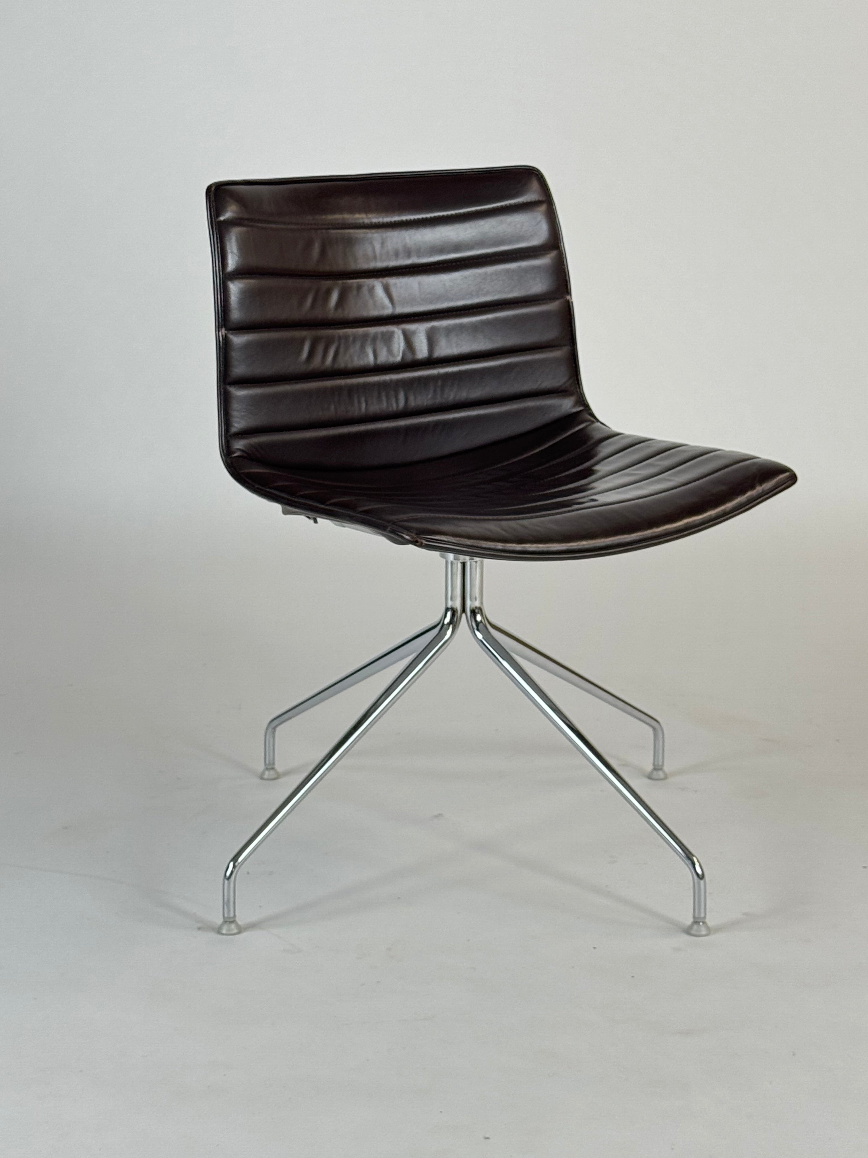 Arper Catifa 53 – Mørkebrun Læder