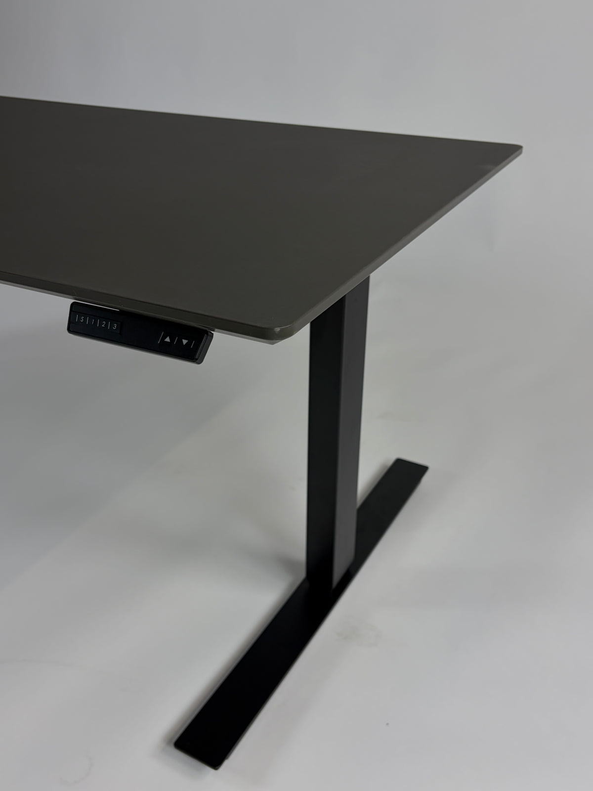 Z GO Solutions Hæve/sænkebord – Mørkegrå/Sort Stel 180x80cm