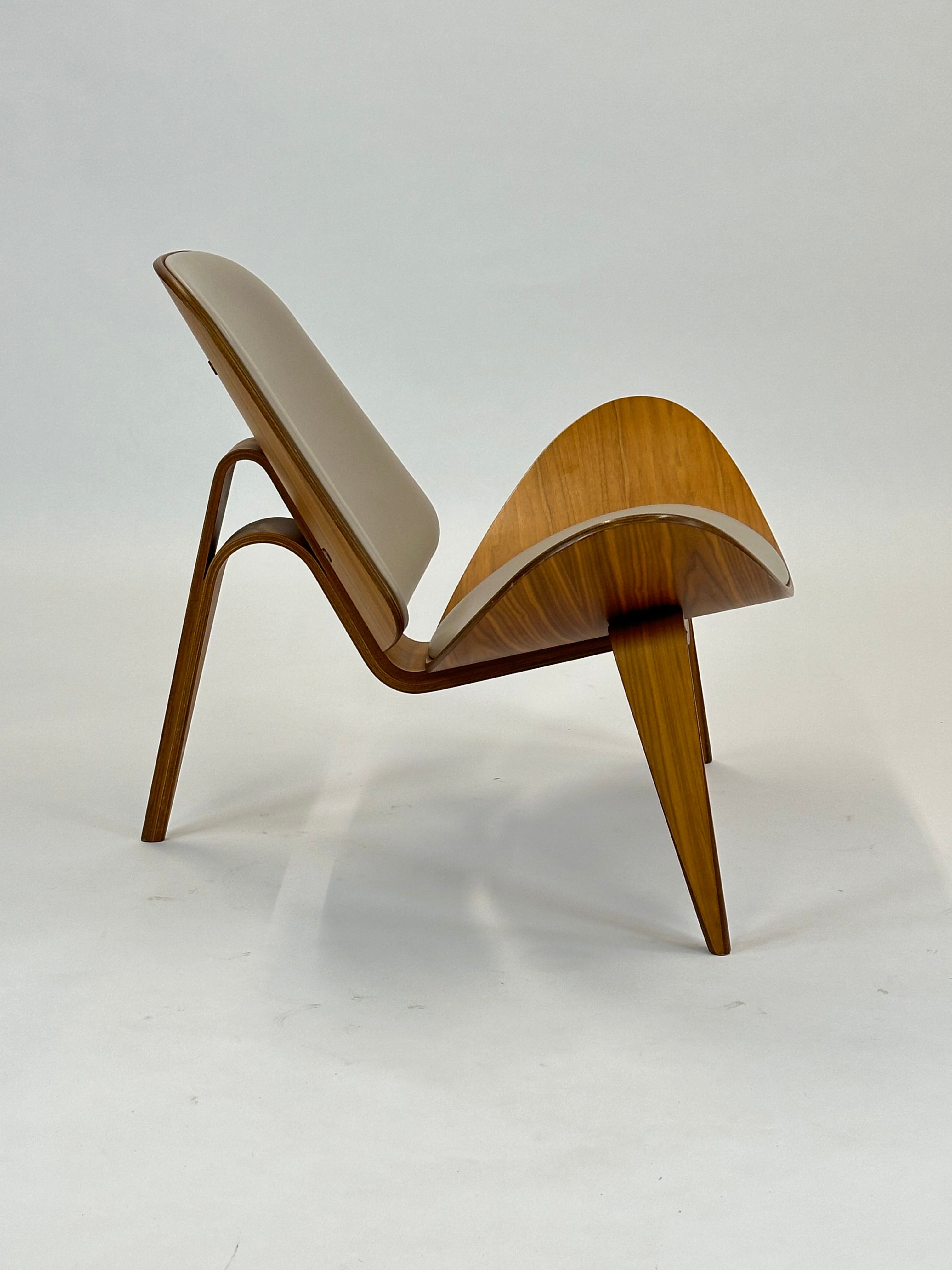 Carl Hansen & Søn | CH07 - Skalstolen