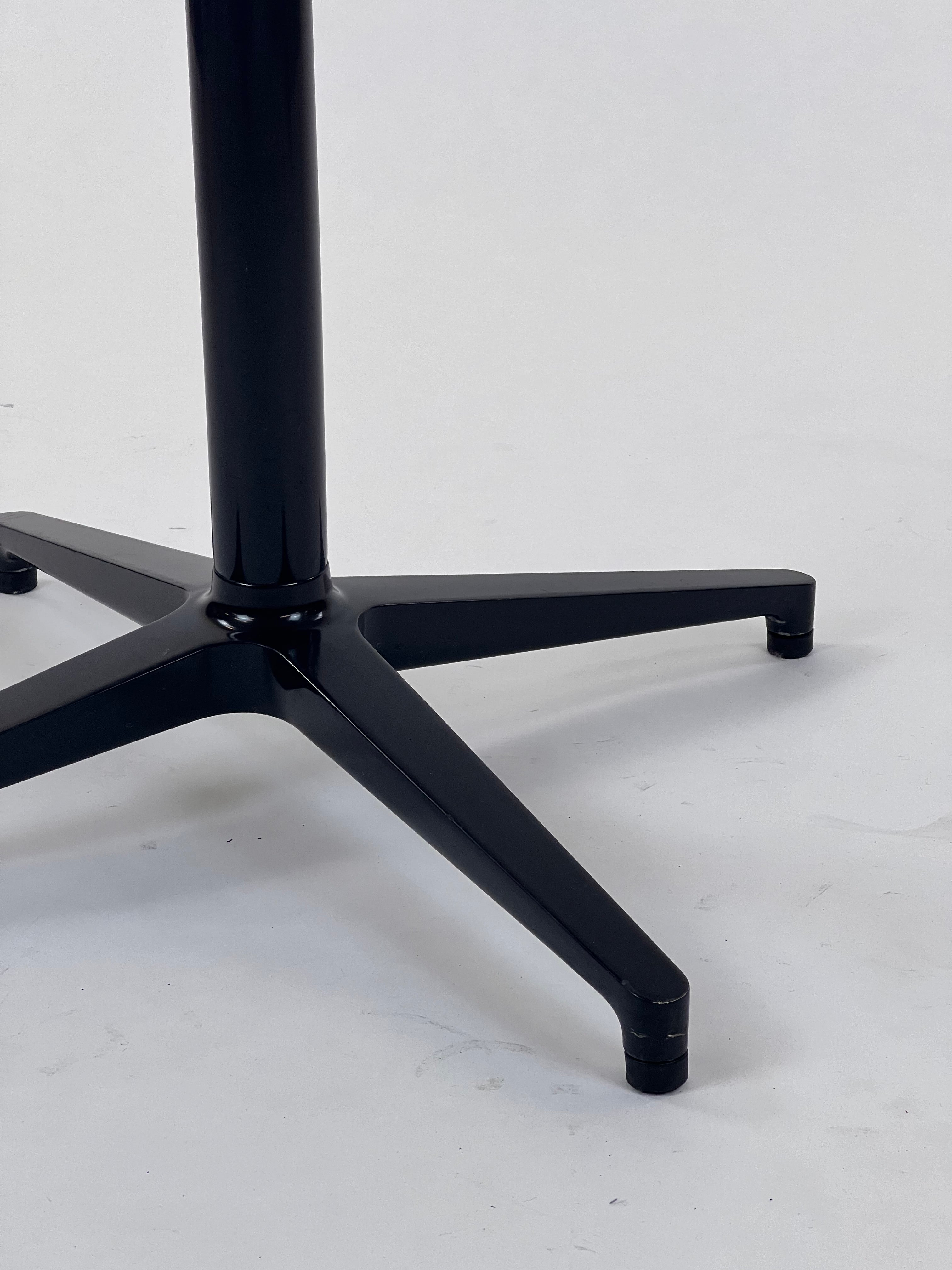 Vitra Bistro Stand-Up Table