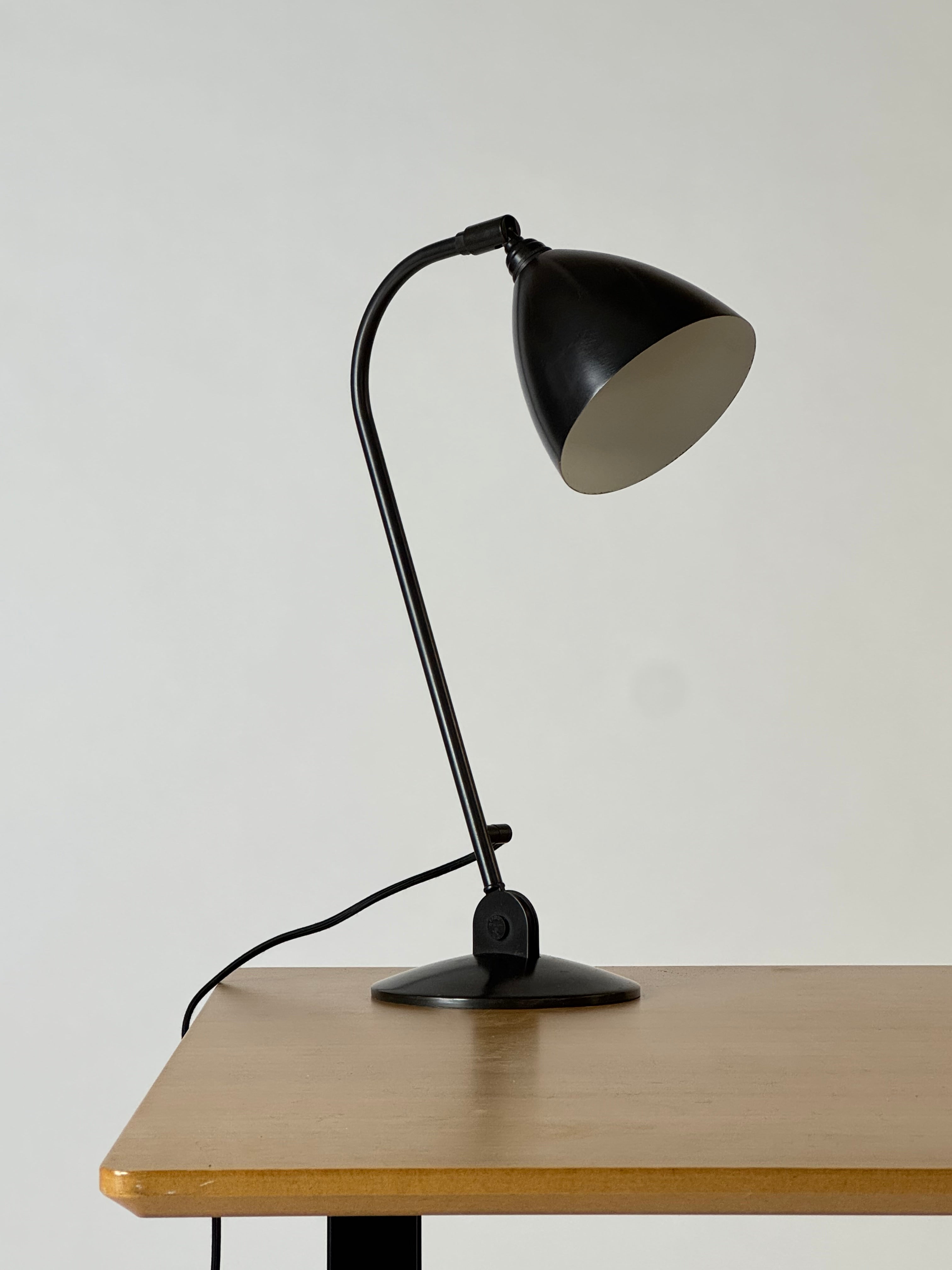 Gubi Bestlite BL2 – Black Brass