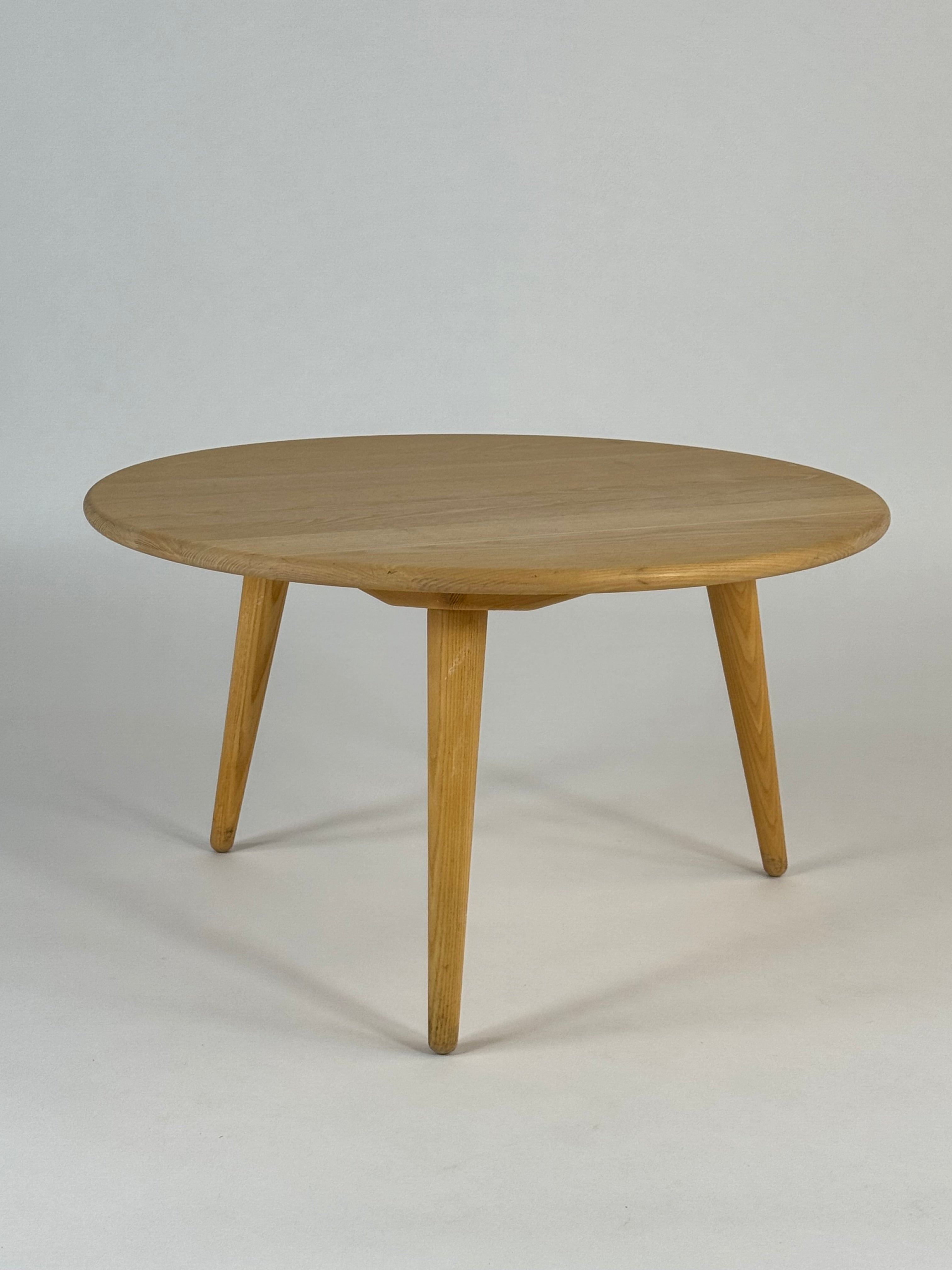 Carl Hansen & Søn CH008 Sofabord – Eg Ø78 cm
