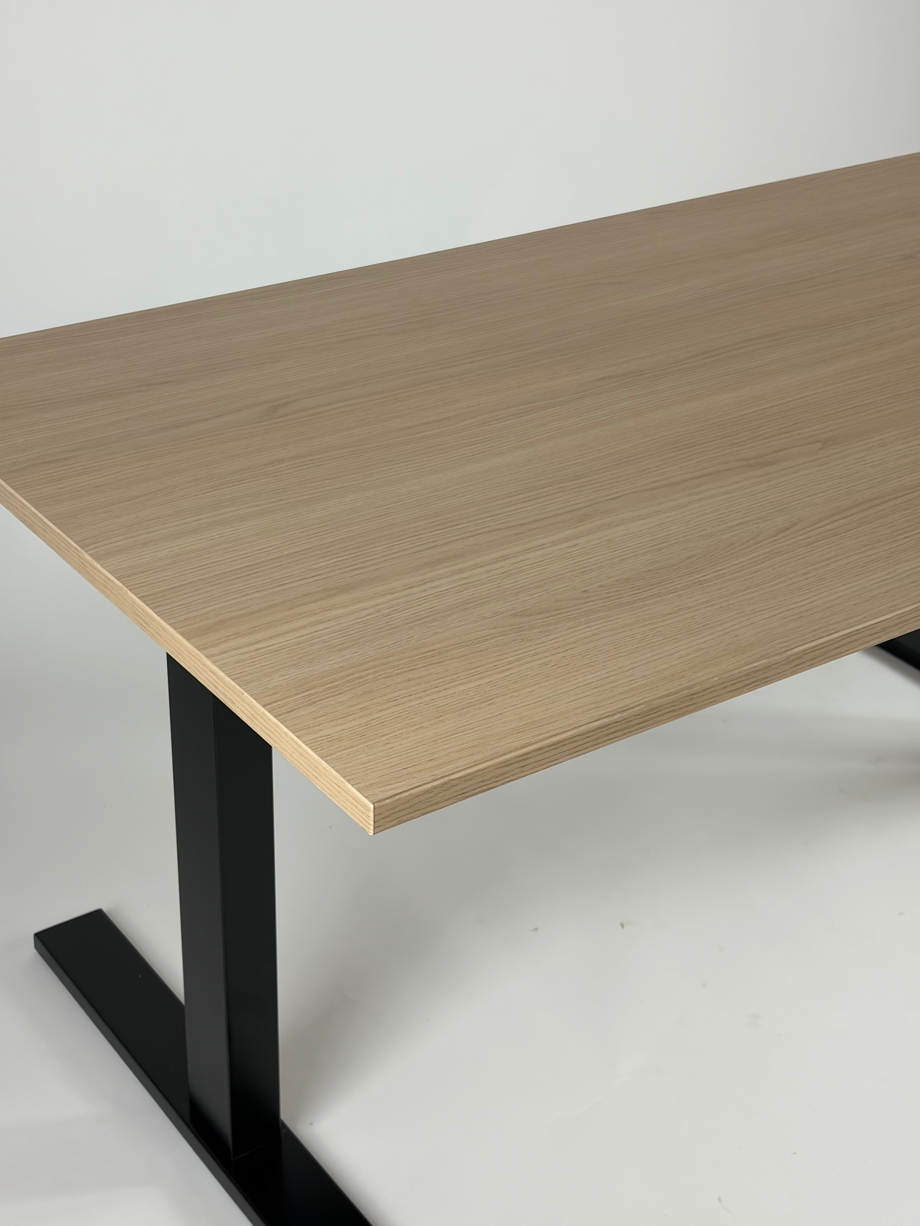 HolmrisB8 Q20 Hæve/sænkebord – Natur/Sort Stel 160x80cm
