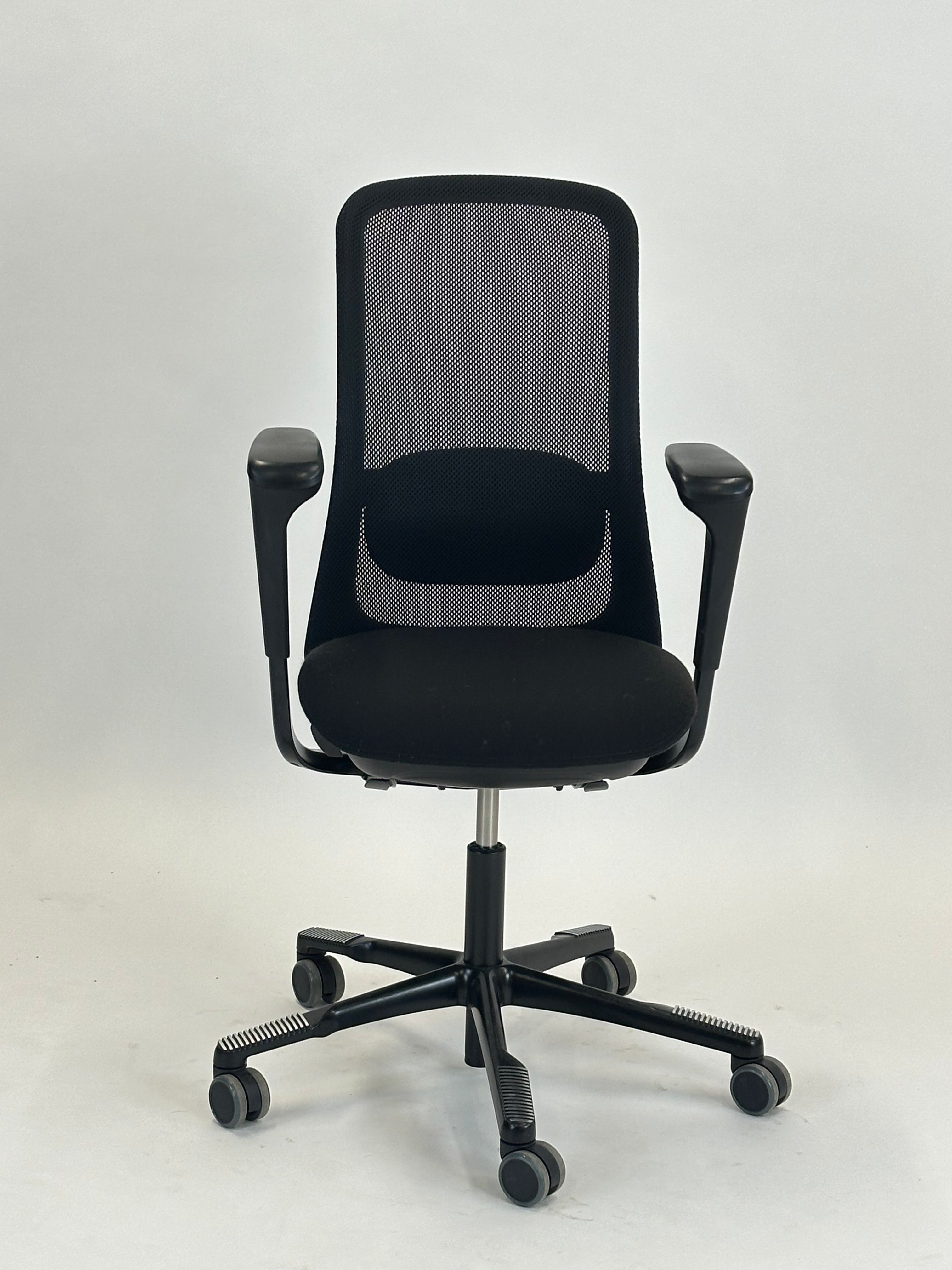 HÅG Sofi 7500 Kontorstol - 150mm - (Sort m. armlæn)