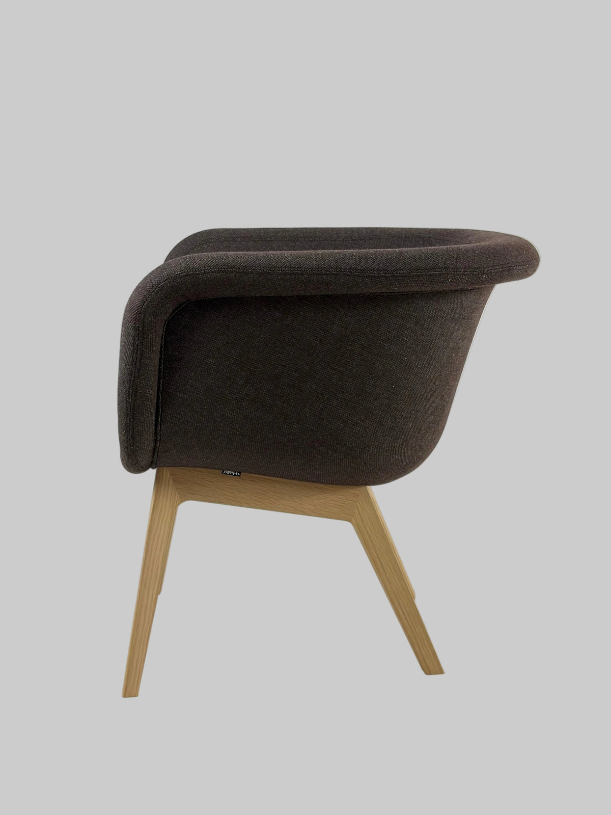 +HALLE Chester Loungestol – Brun/Eg Stel
