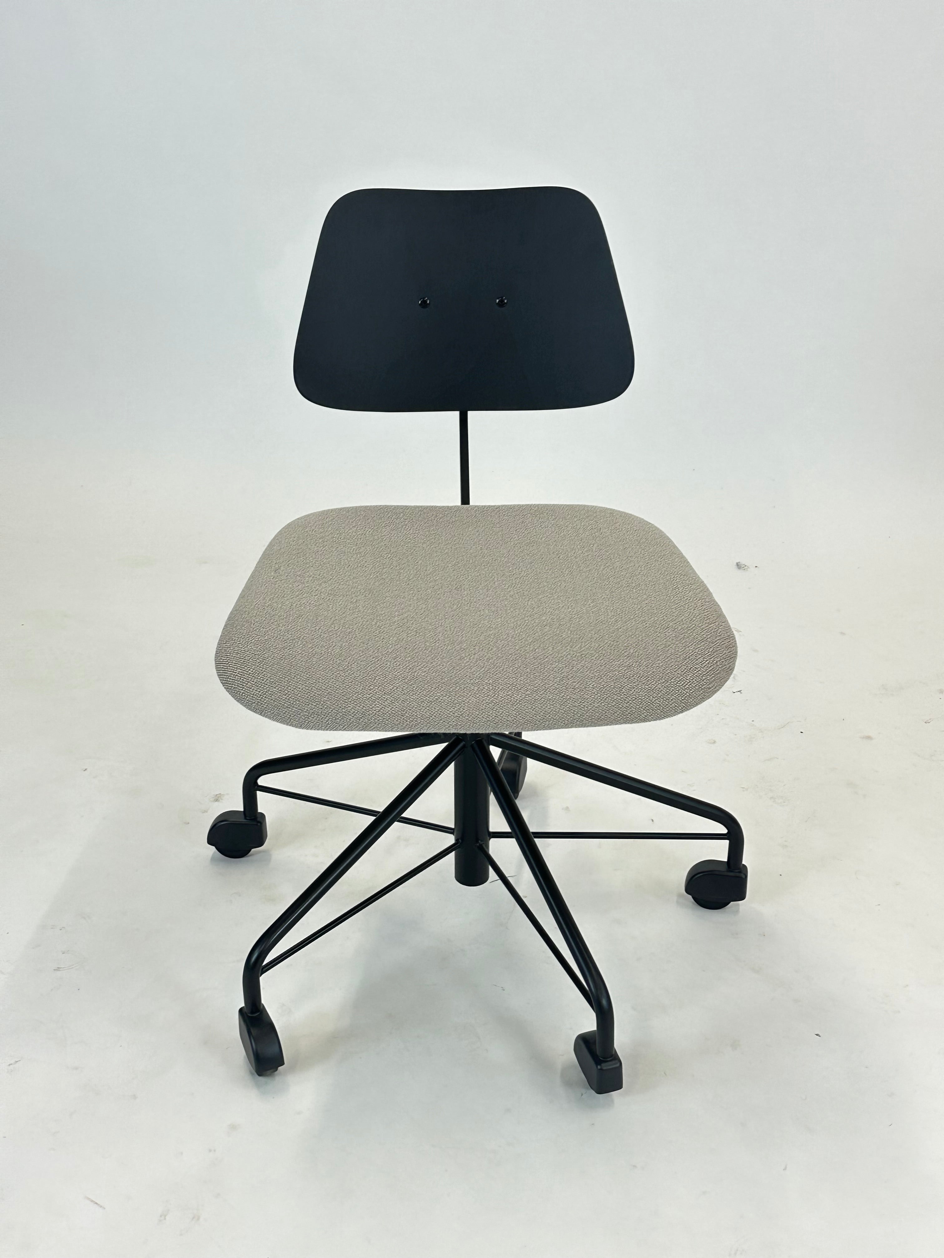 12.1 Workchair - Labofa