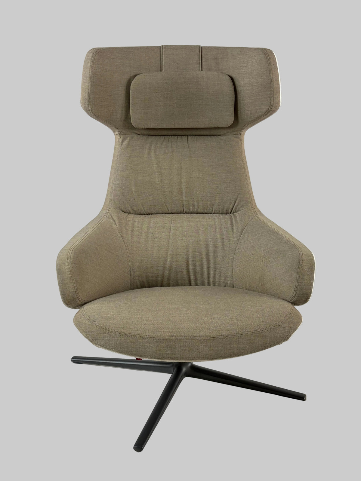 Arper Aston Club Loungestol – Gråbrun/Sort Stel