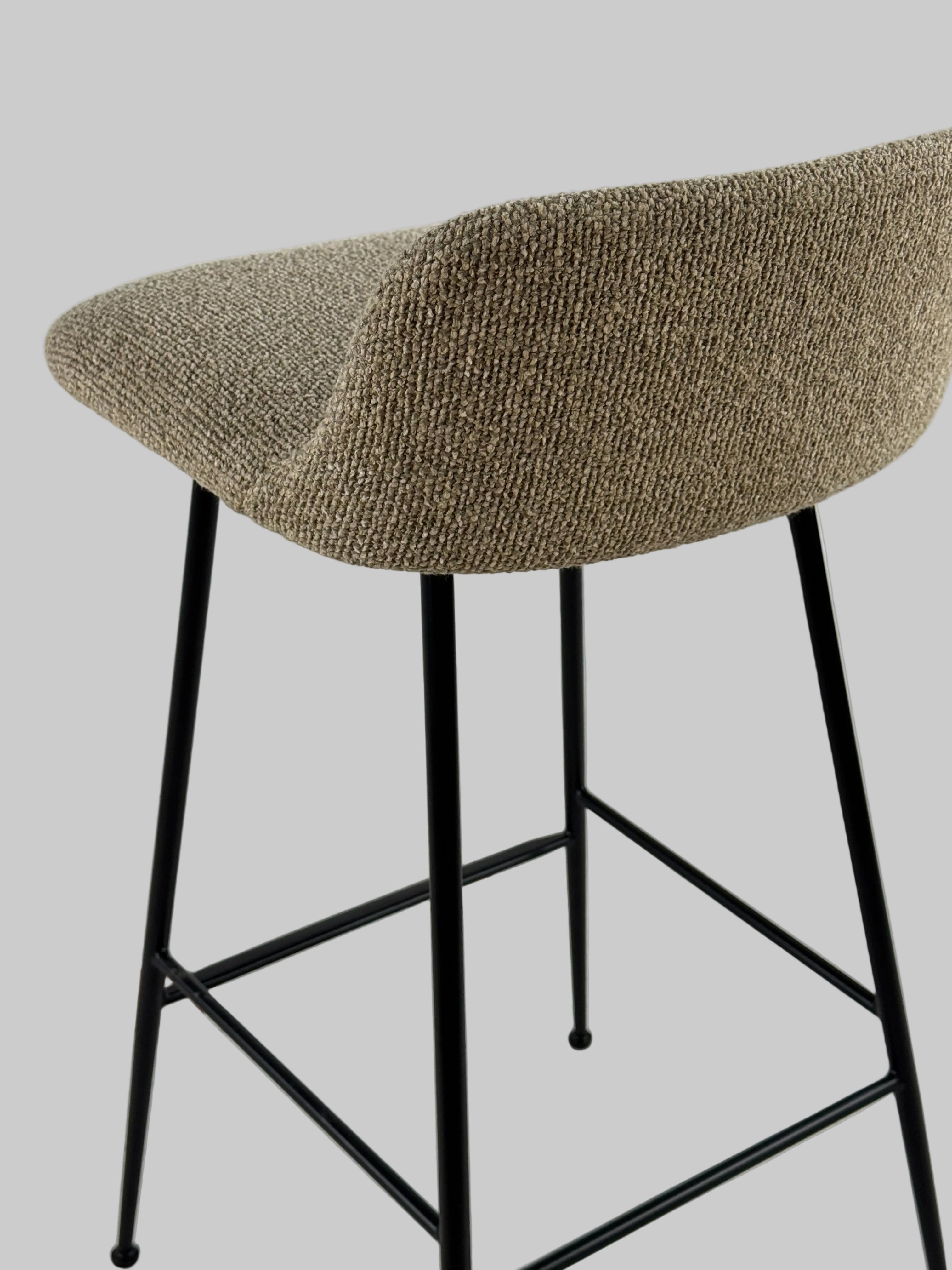 &tradition Rely Barstol – Beige/Sort Stel SH 65 cm