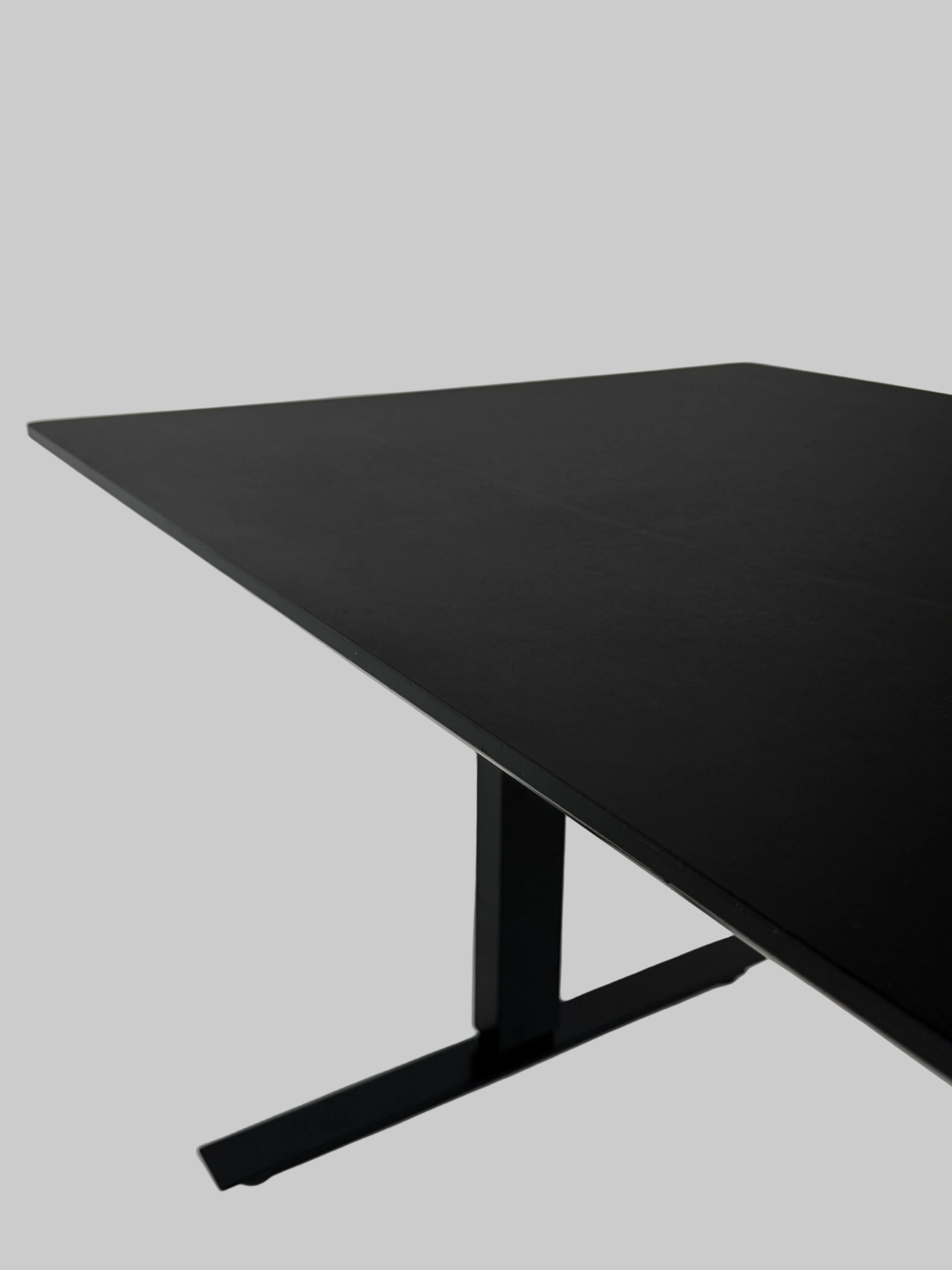 Hæve/sænkebord - Sort 140x80 cm
