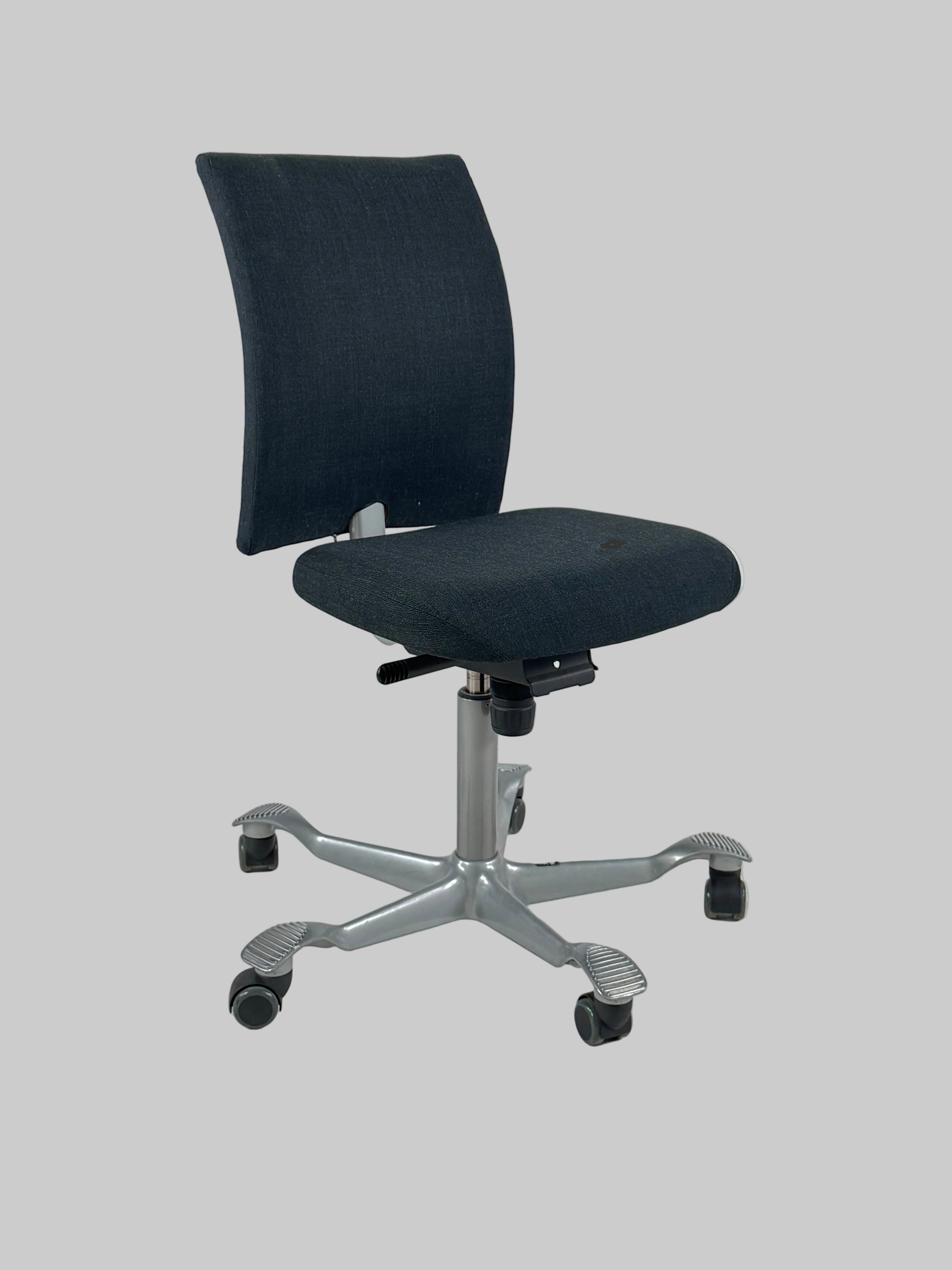 HÅG H04 4100 Kontorstol – Mørkegrå/Gråt Stel 200 mm
