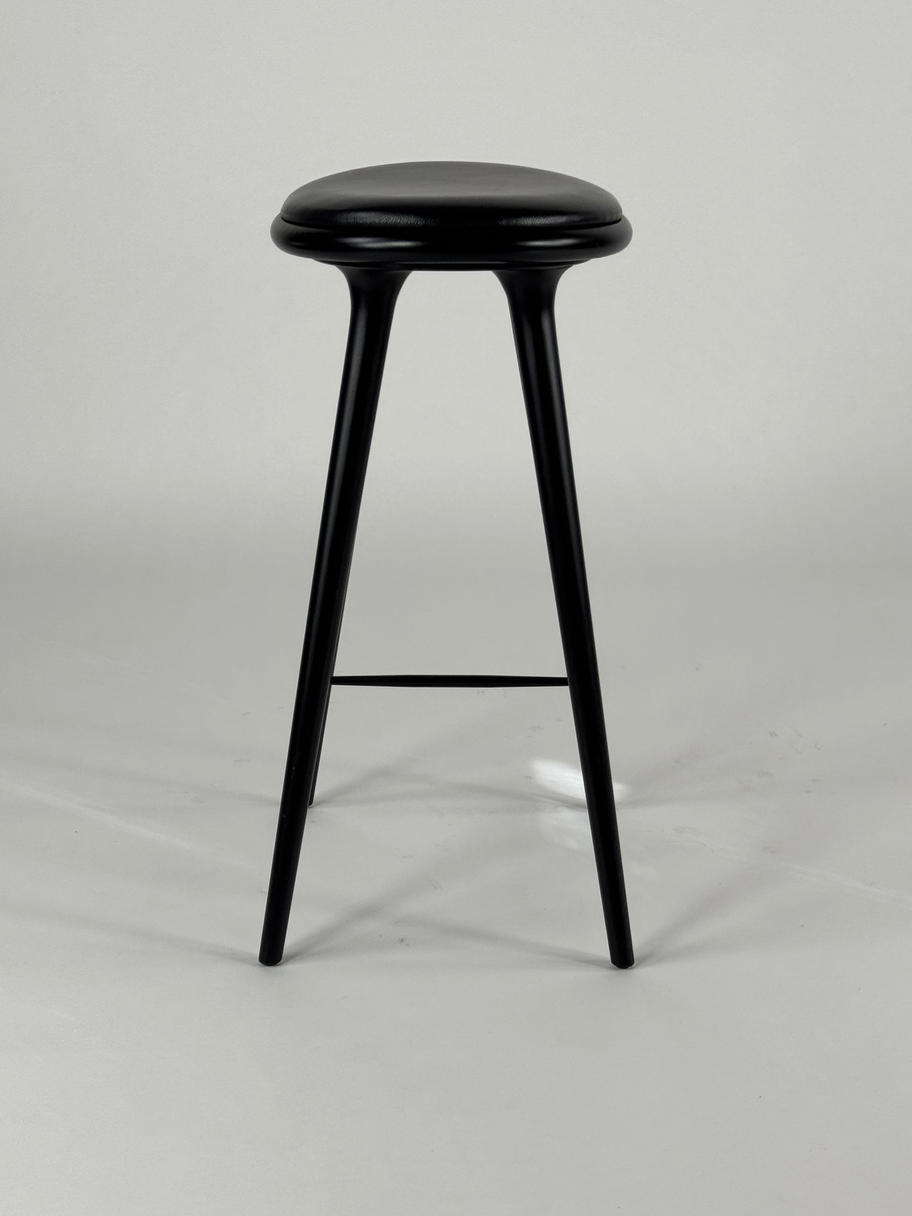 Mater High Stool – Sort Læder