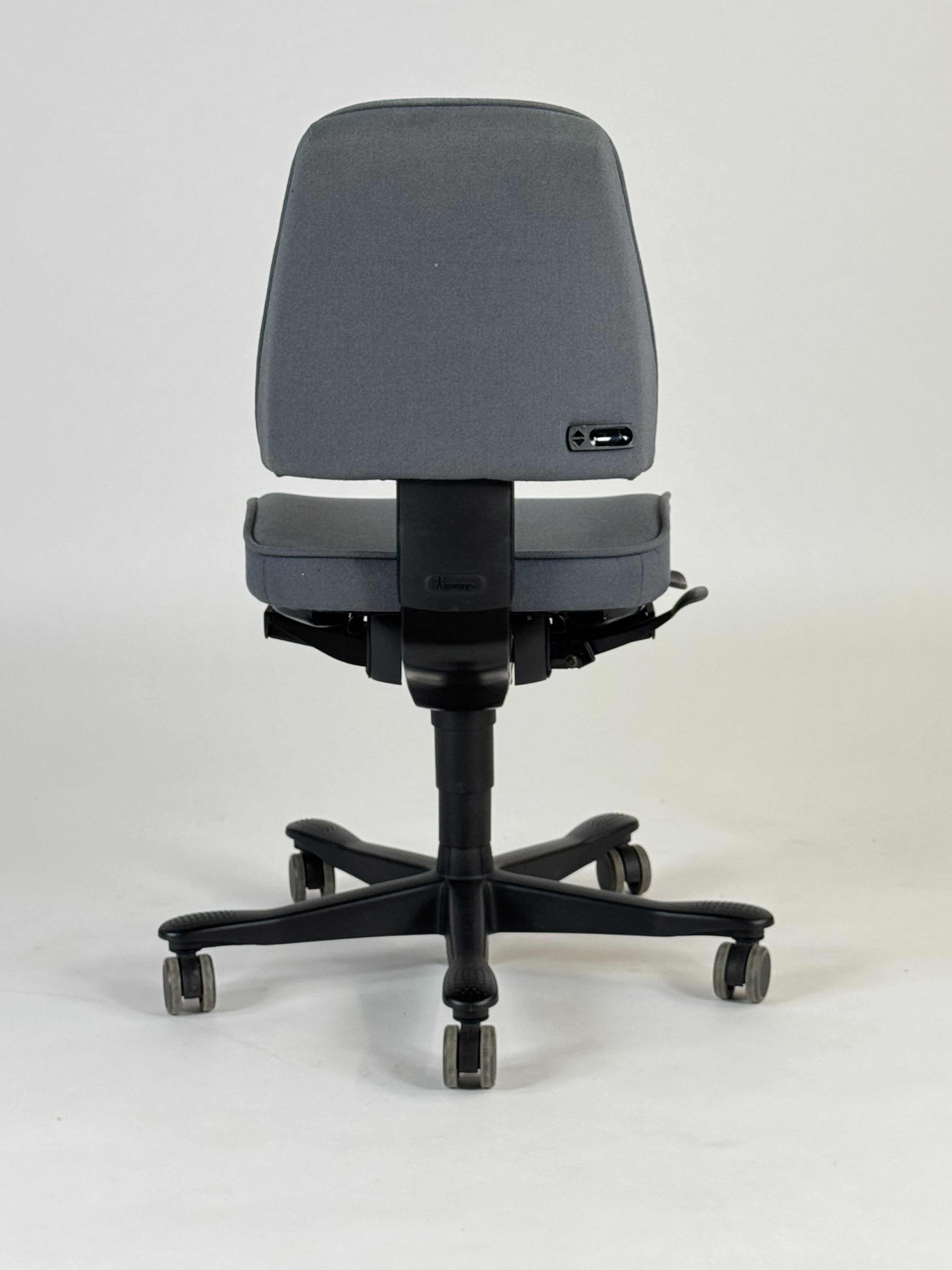 Kinnarps Free Float 6110 Kontorstol – Grå/Sort Stel