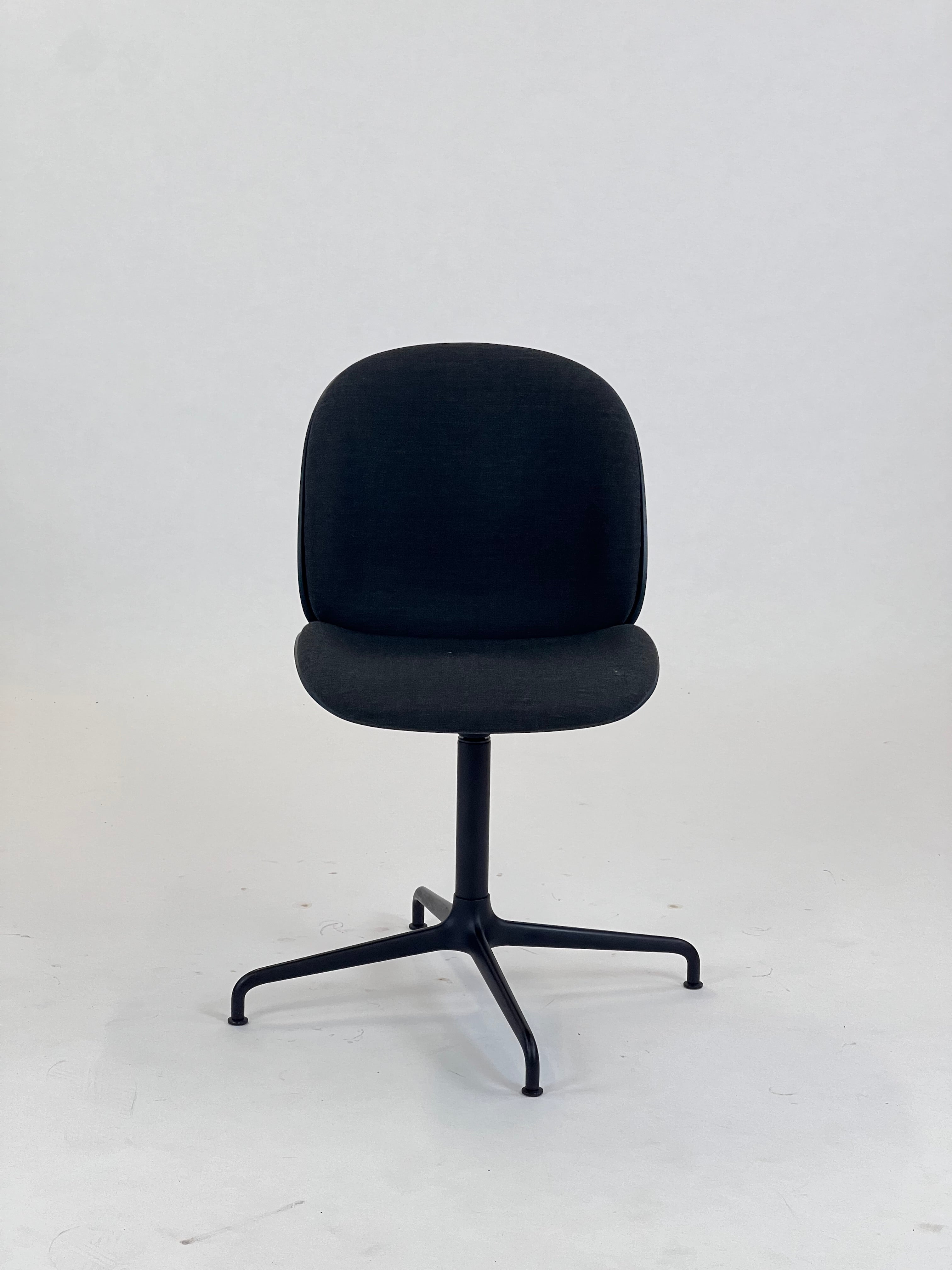 Gubi Beetle Meeting Chair