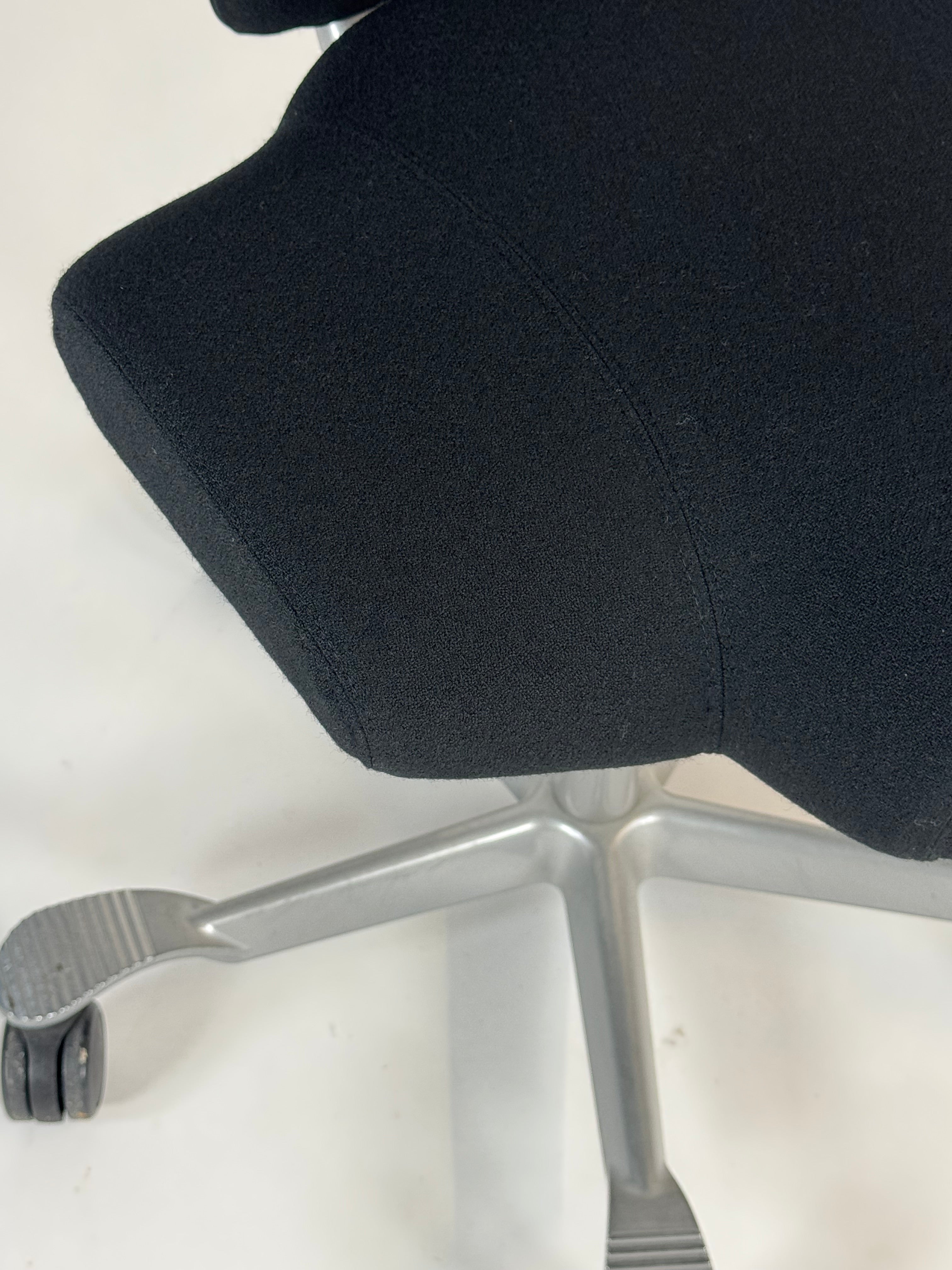 HÅG Capisco 8106 - 265 mm gaslift - Nypolstret i Sort