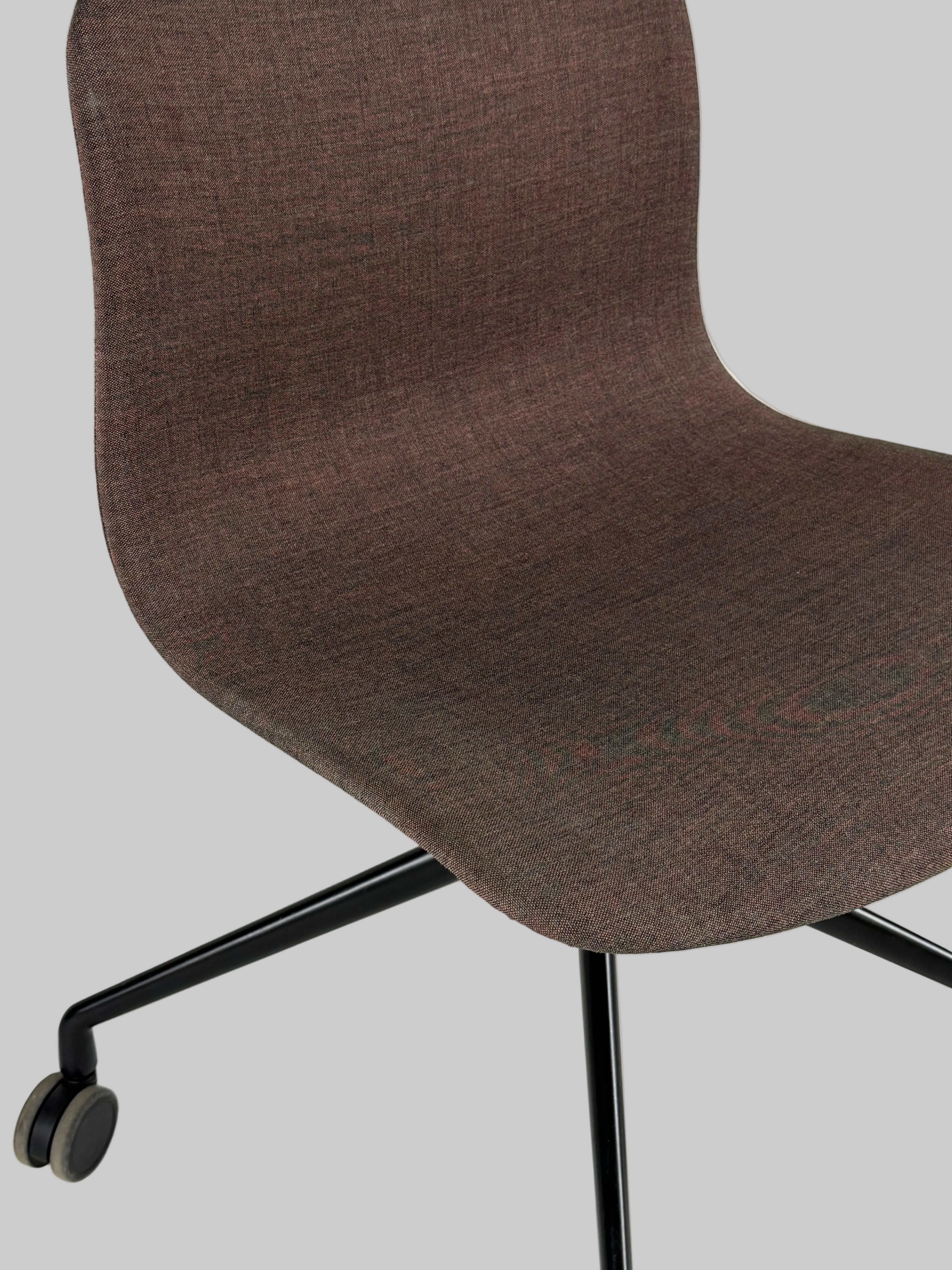 HAY AAC15 Stol - Brun/Sort Stel