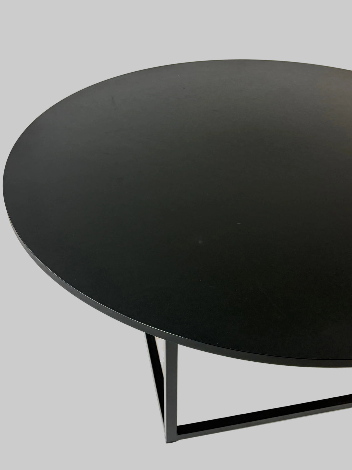 Rumas Square Cubus Bord – Sort Ø135