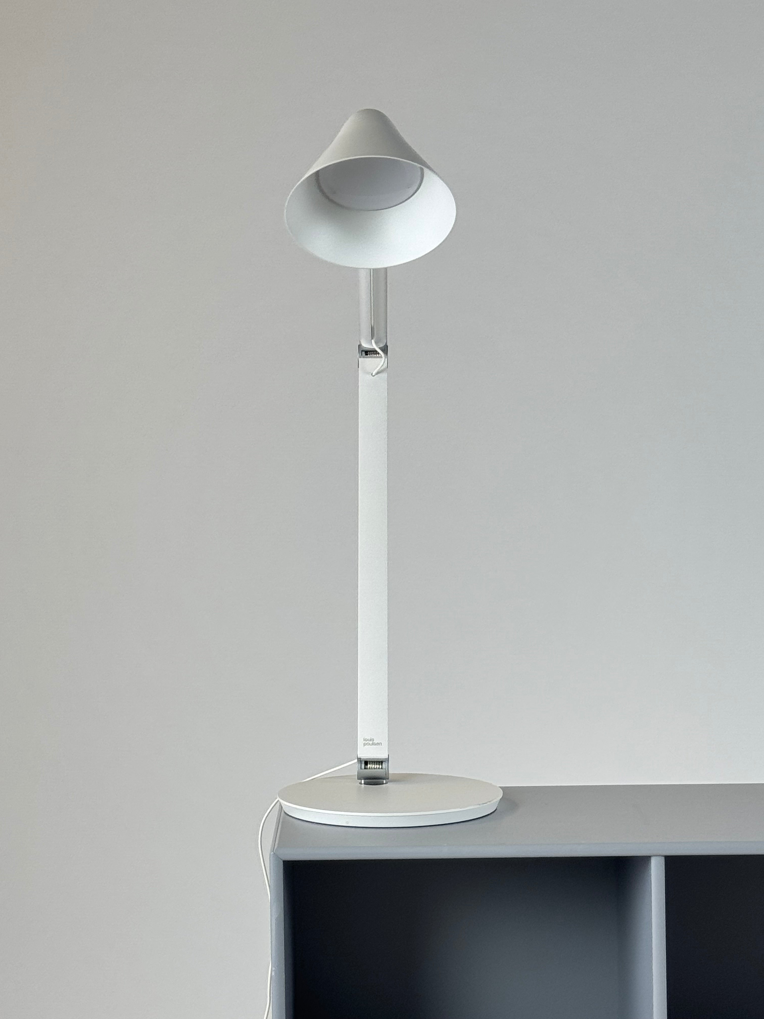 Louis Poulsen NJP Bordlampe - Hvid